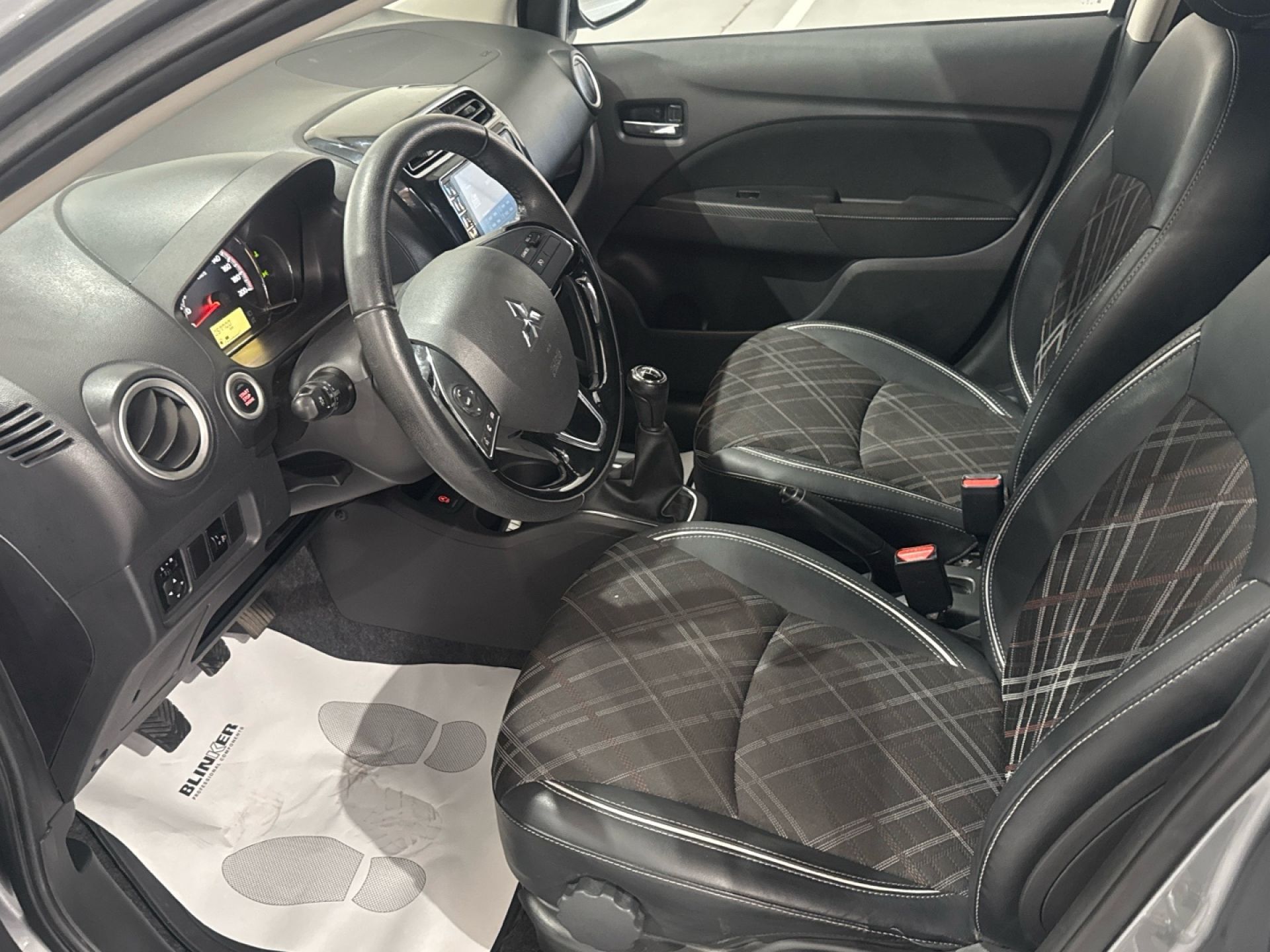 Mitsubishi Space Star - 11