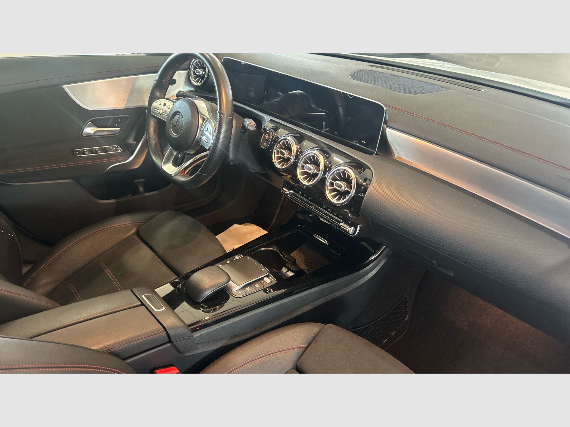 Mercedes-Benz CLA - 10