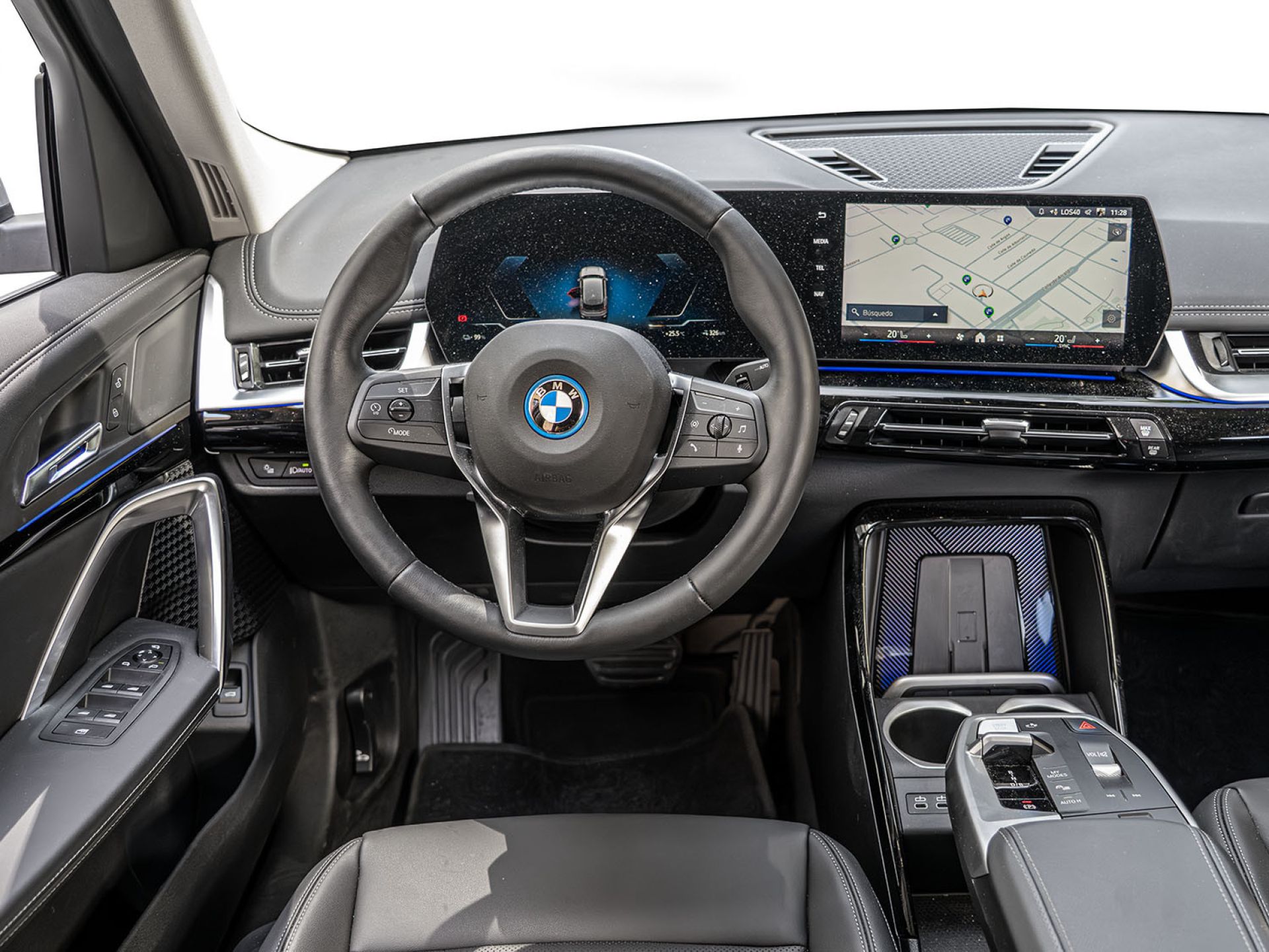BMW iX1 - 8