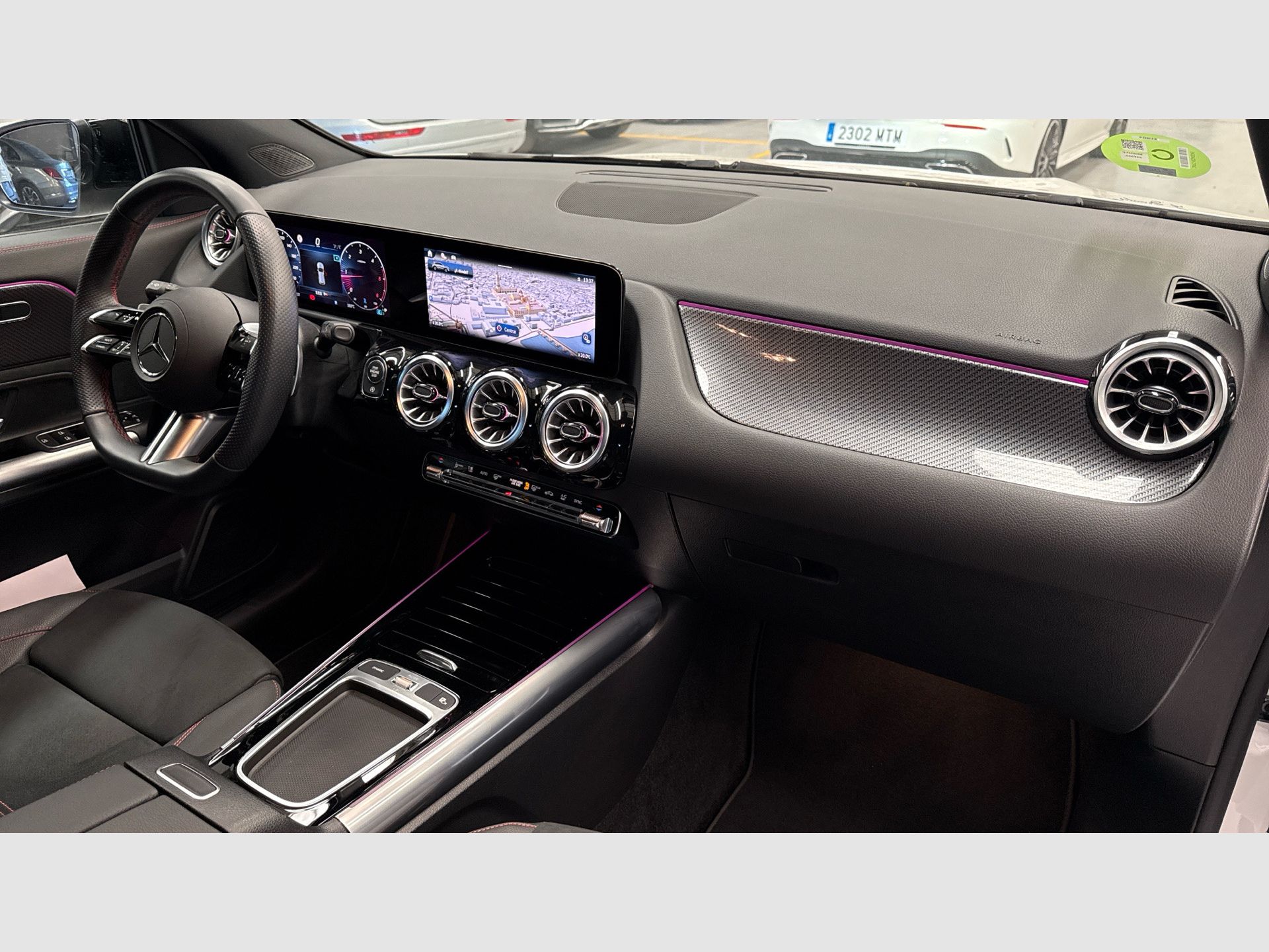 Mercedes-Benz GLA - 10