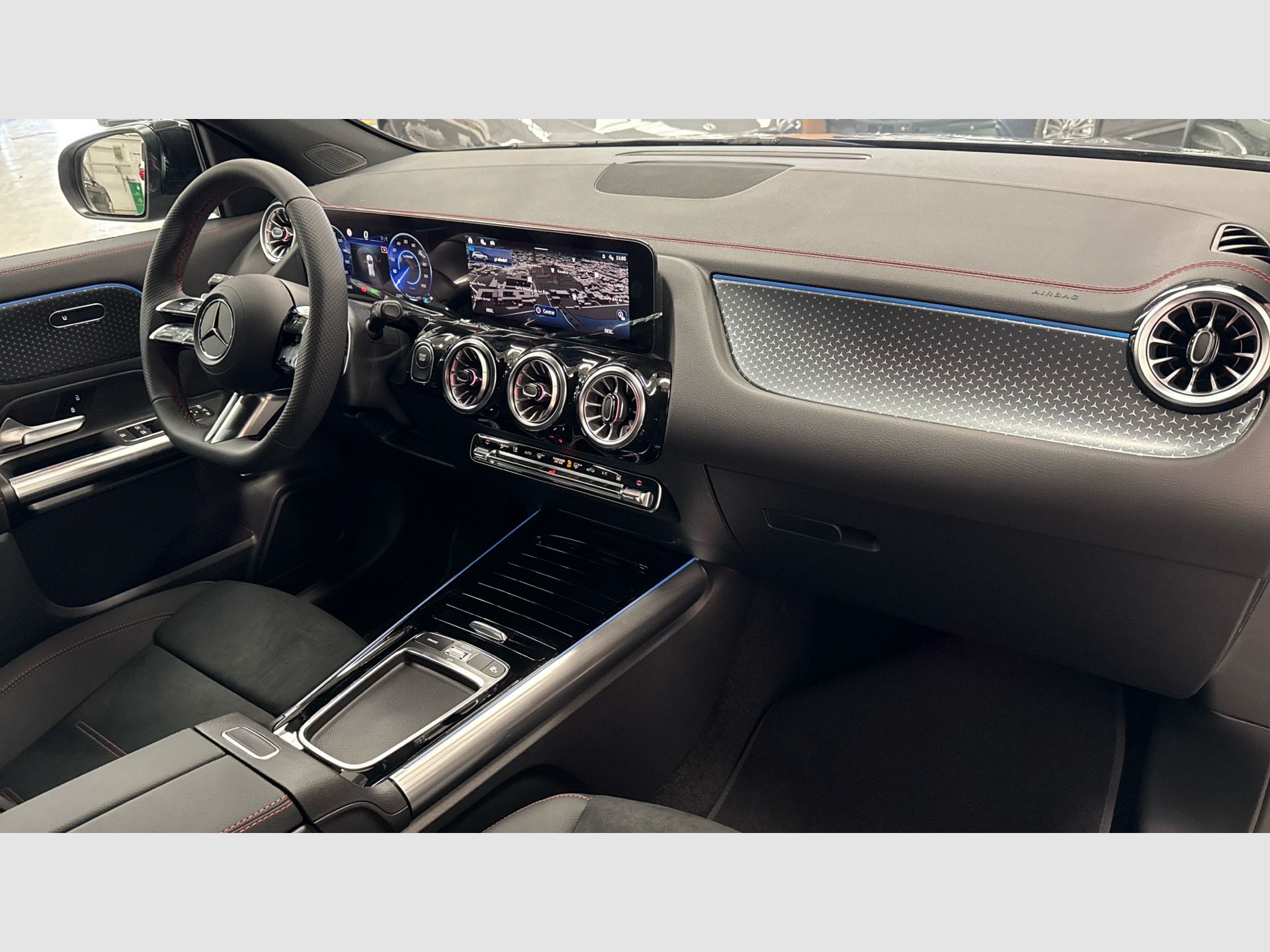 Mercedes-Benz EQA - 10