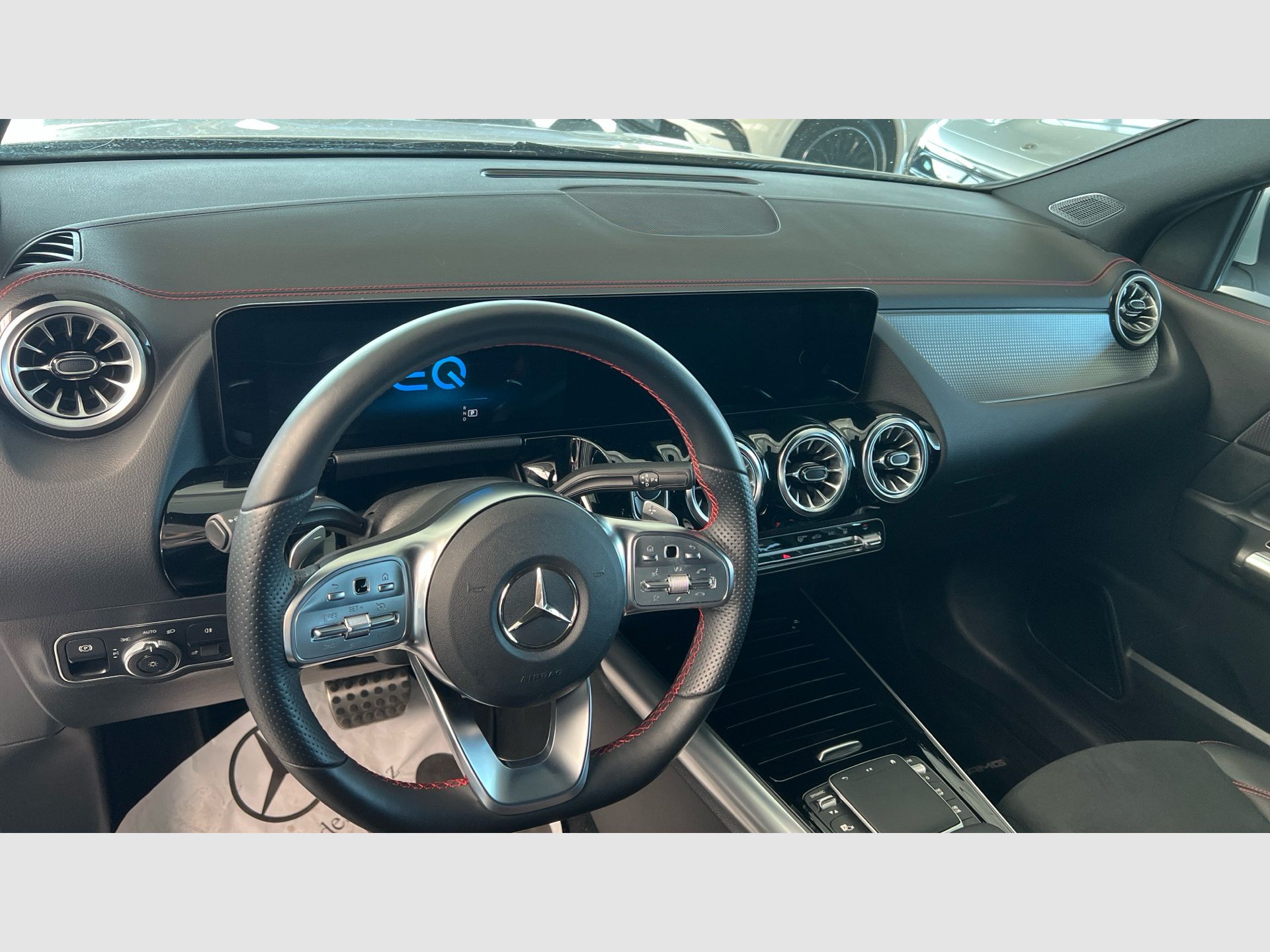 Mercedes-Benz EQA - 8