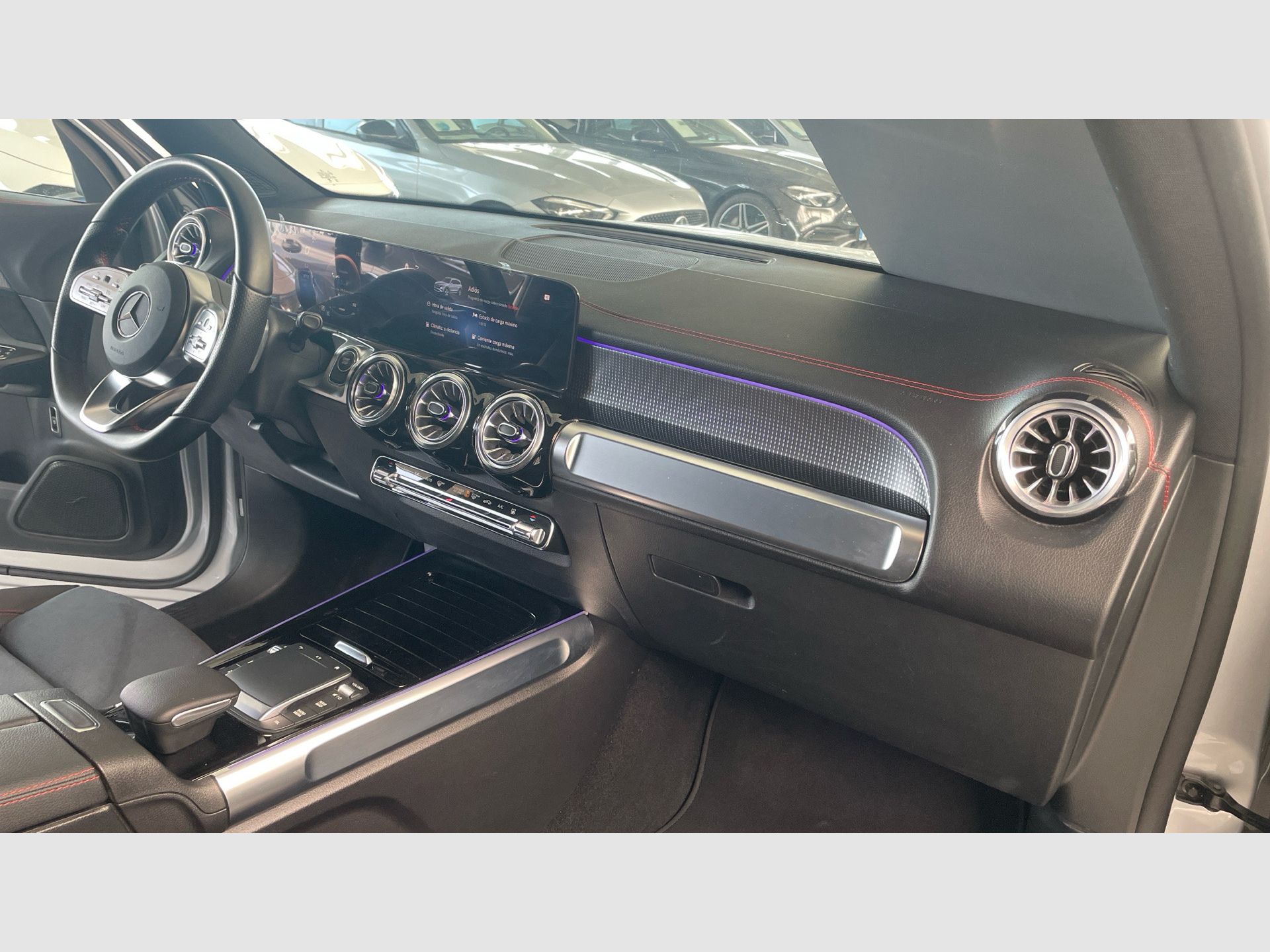 Mercedes-Benz EQB - 10
