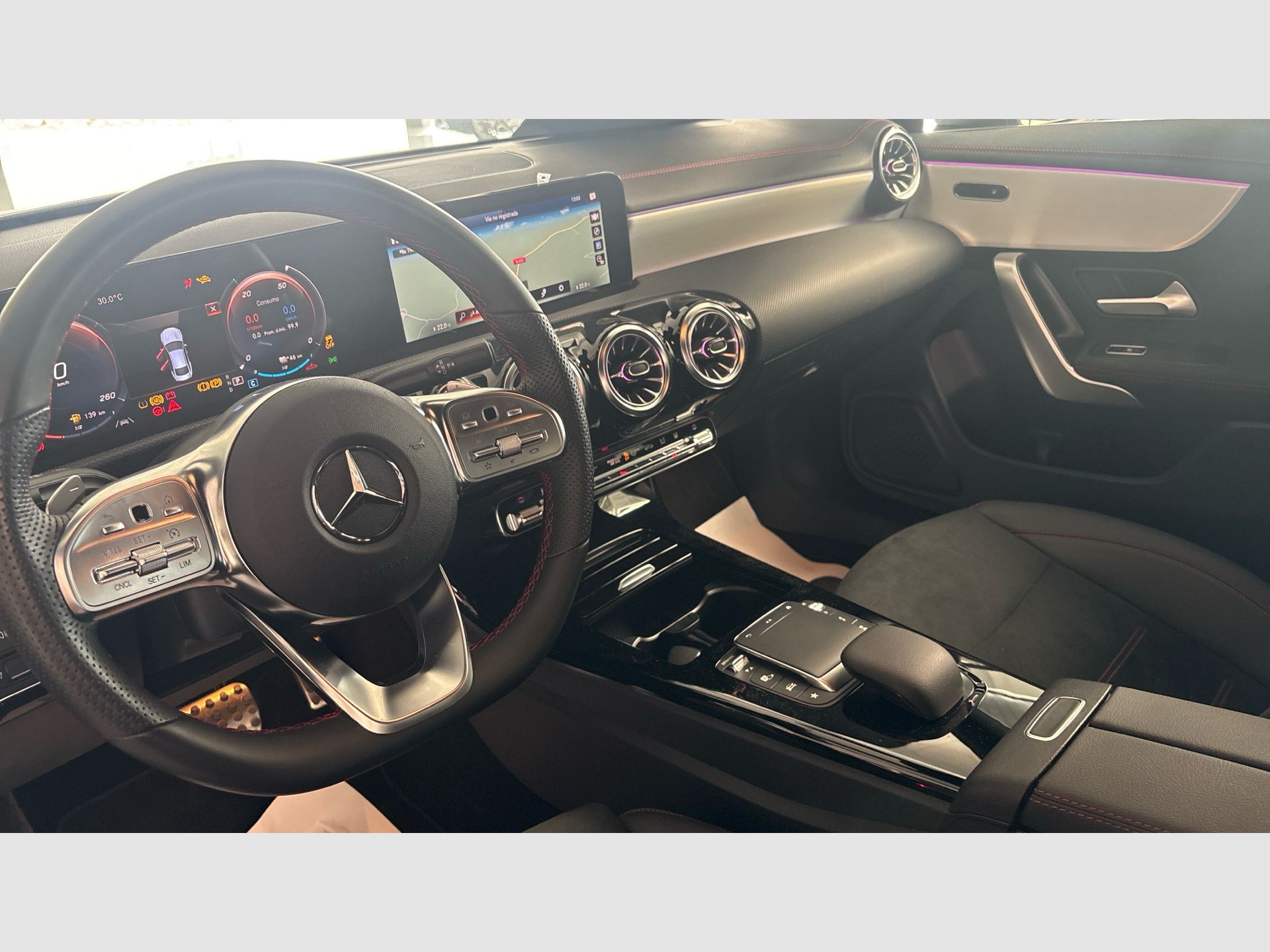 Mercedes-Benz CLA - 10