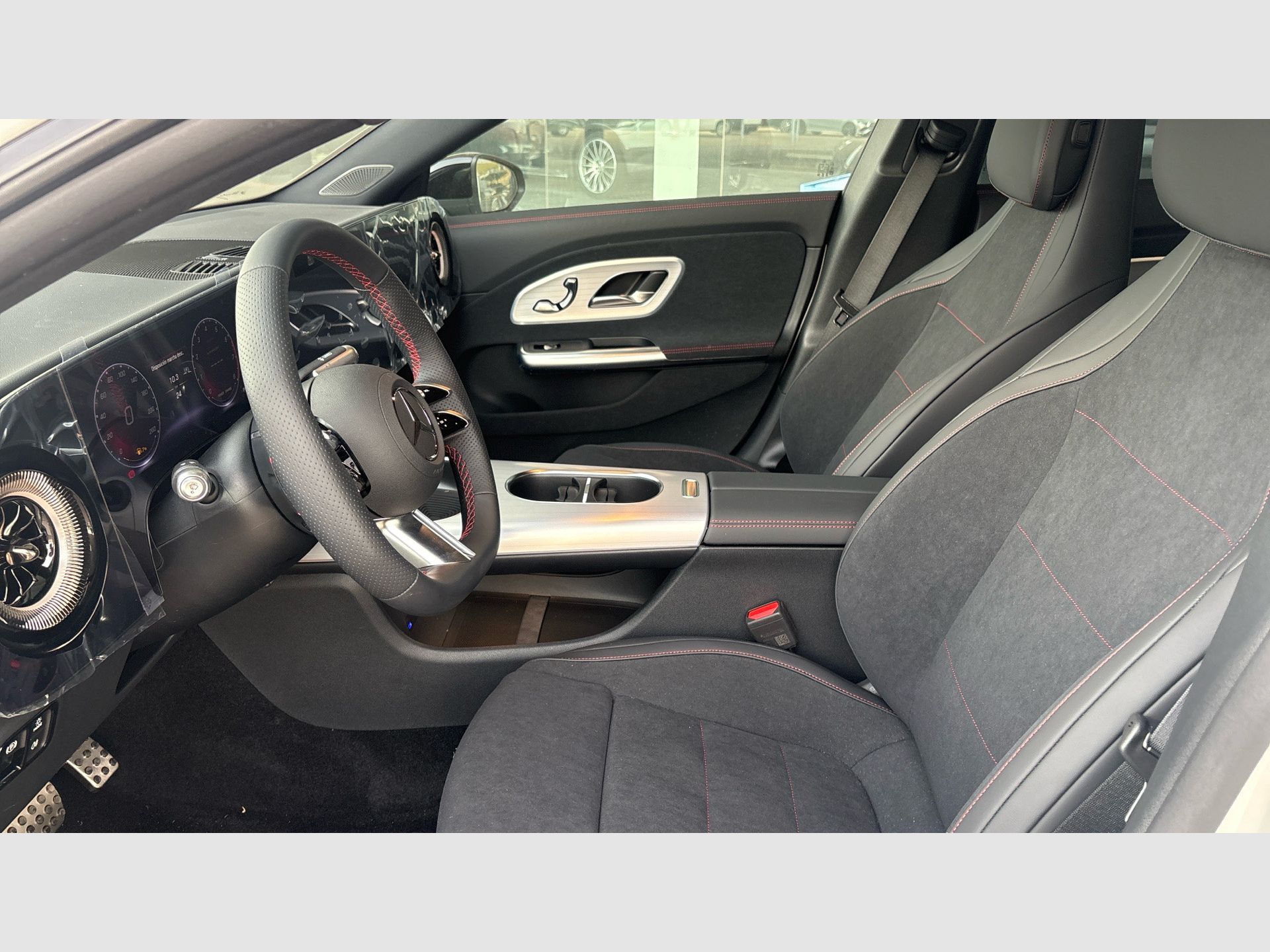 Mercedes-Benz CLA - 7