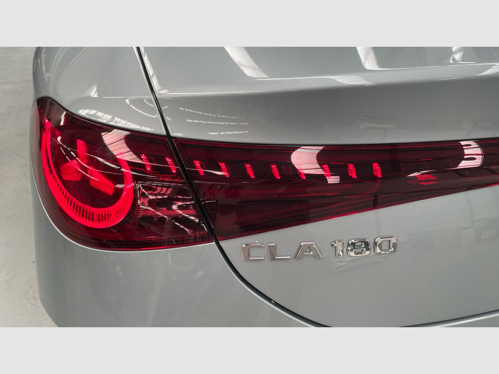 Mercedes-Benz CLA - 12