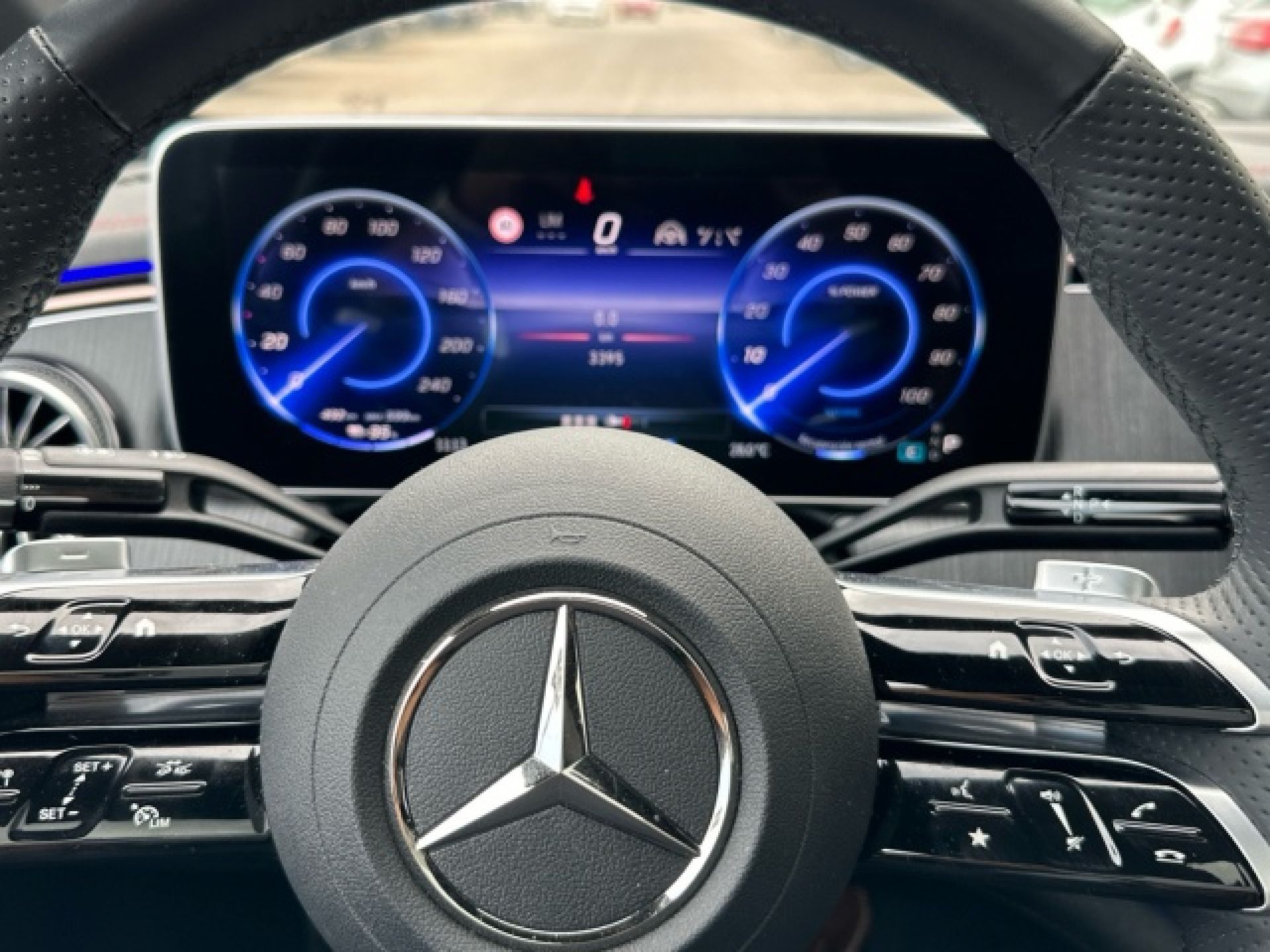 Mercedes-Benz EQE - 9