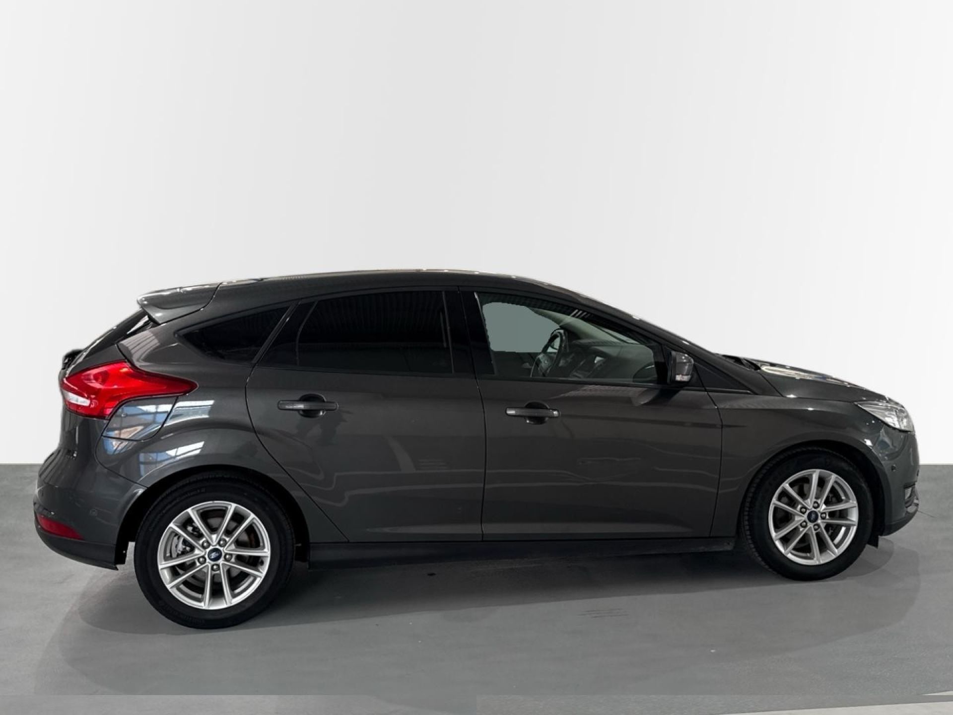 Ford Focus - 8