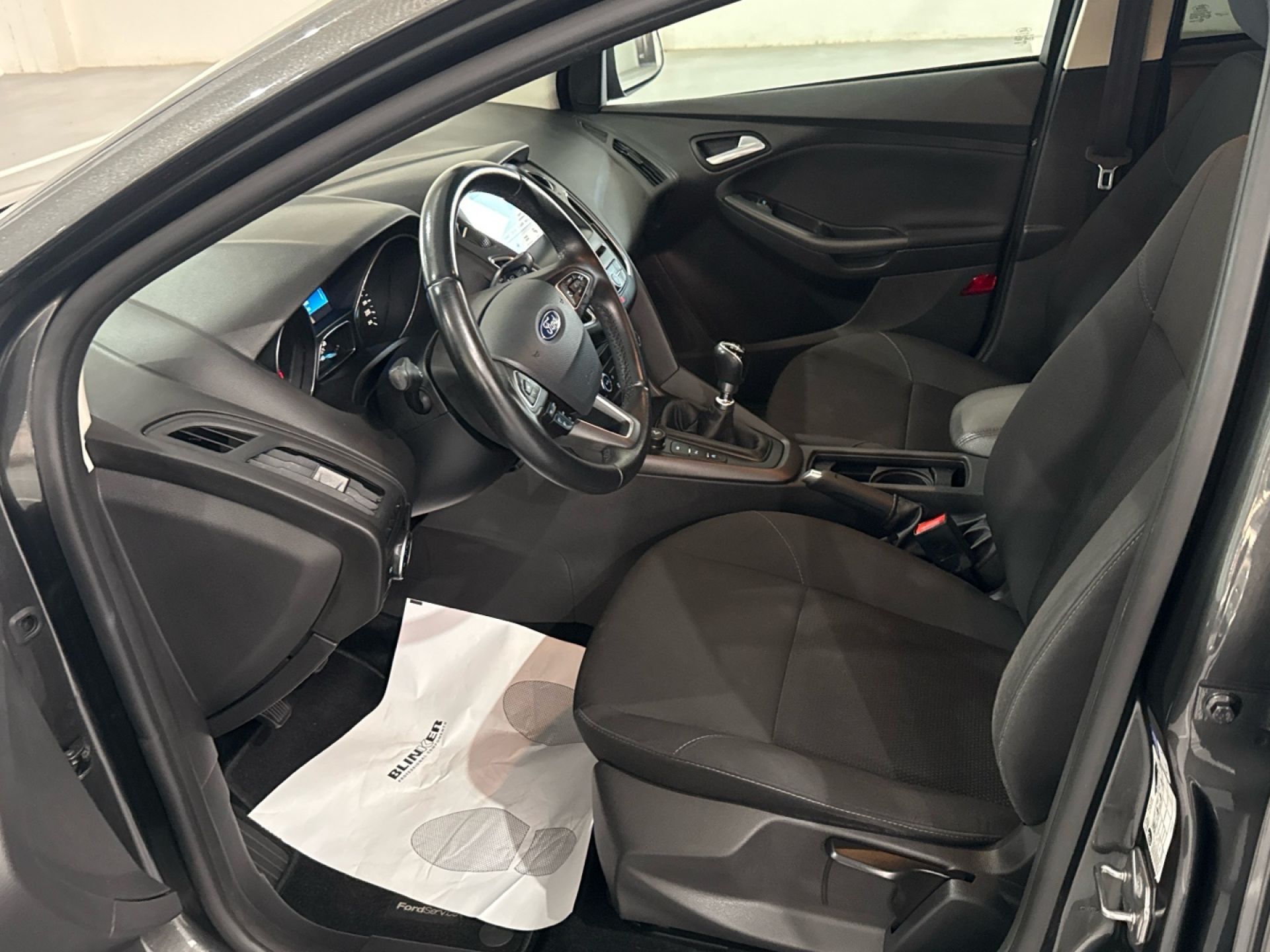 Ford Focus - 11