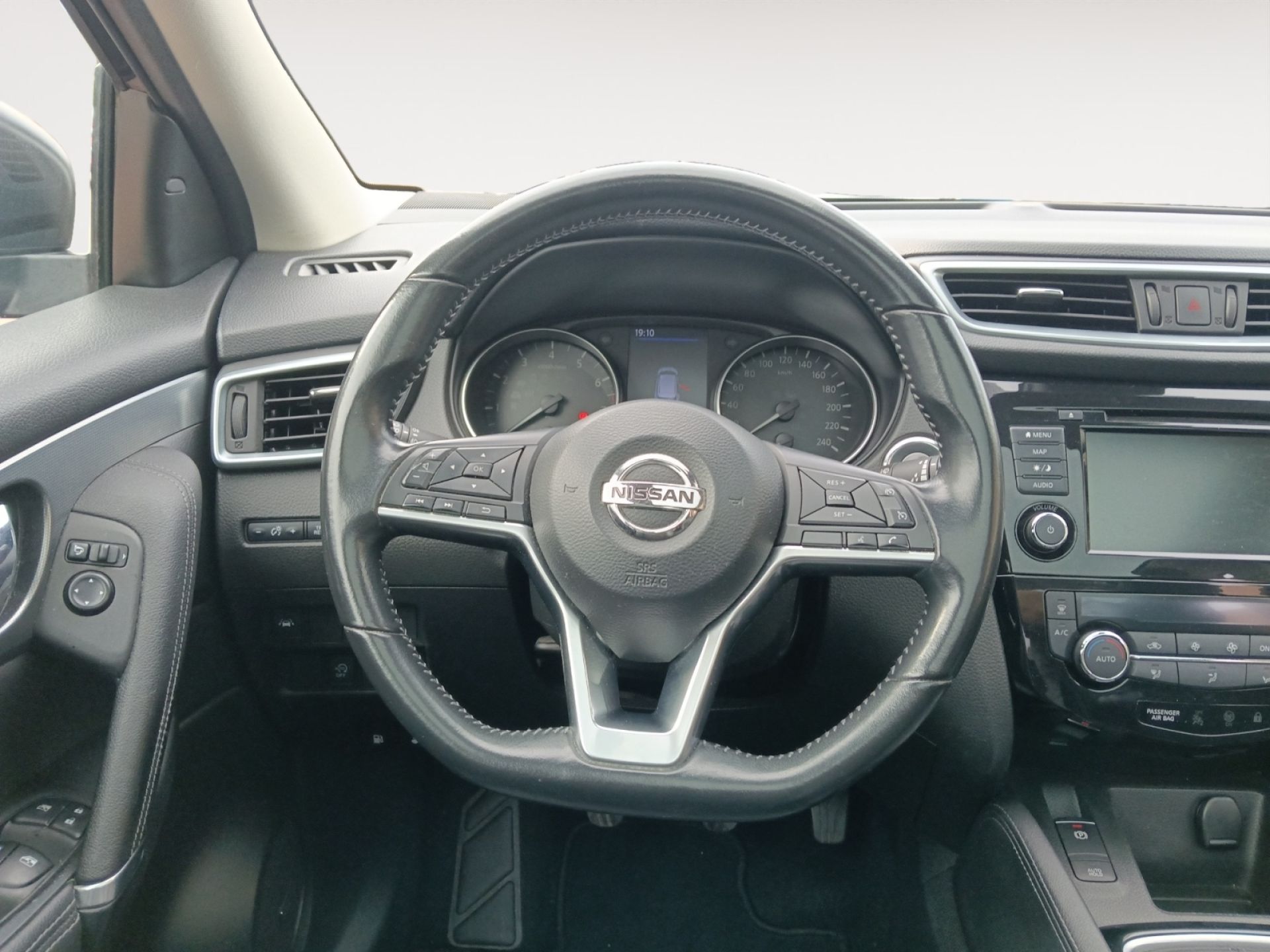 Nissan Qashqai - 10