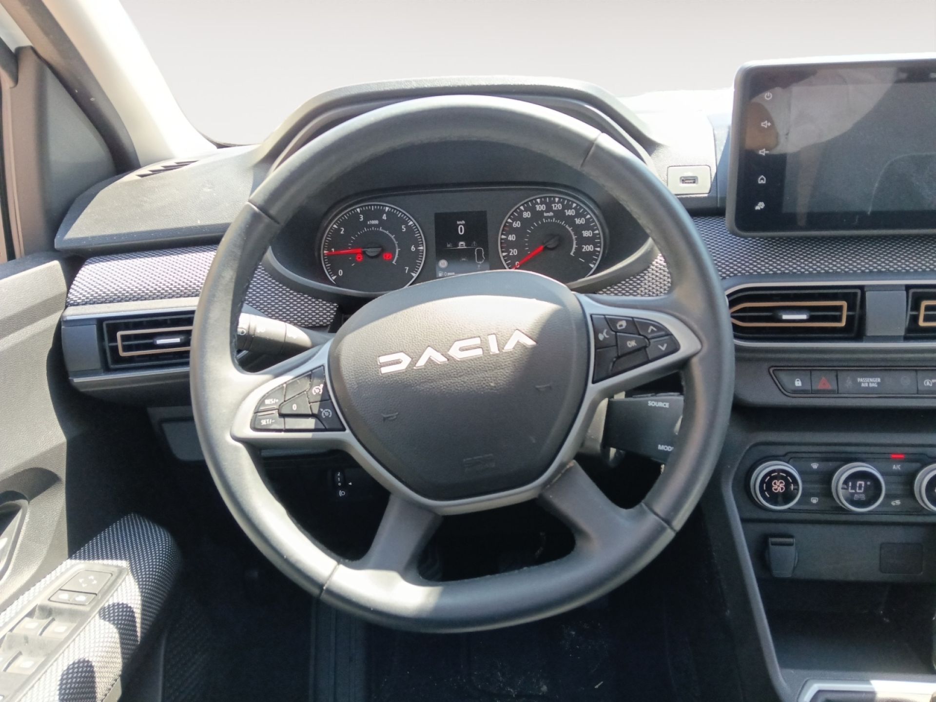 Dacia Sandero - 10