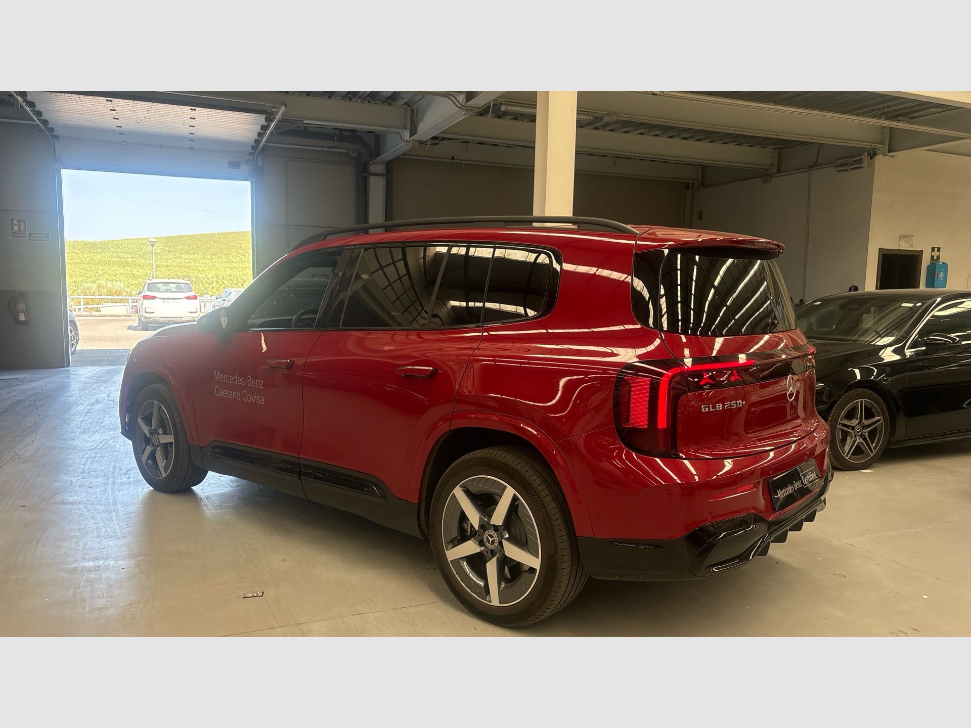 Mercedes-Benz GLB - 4