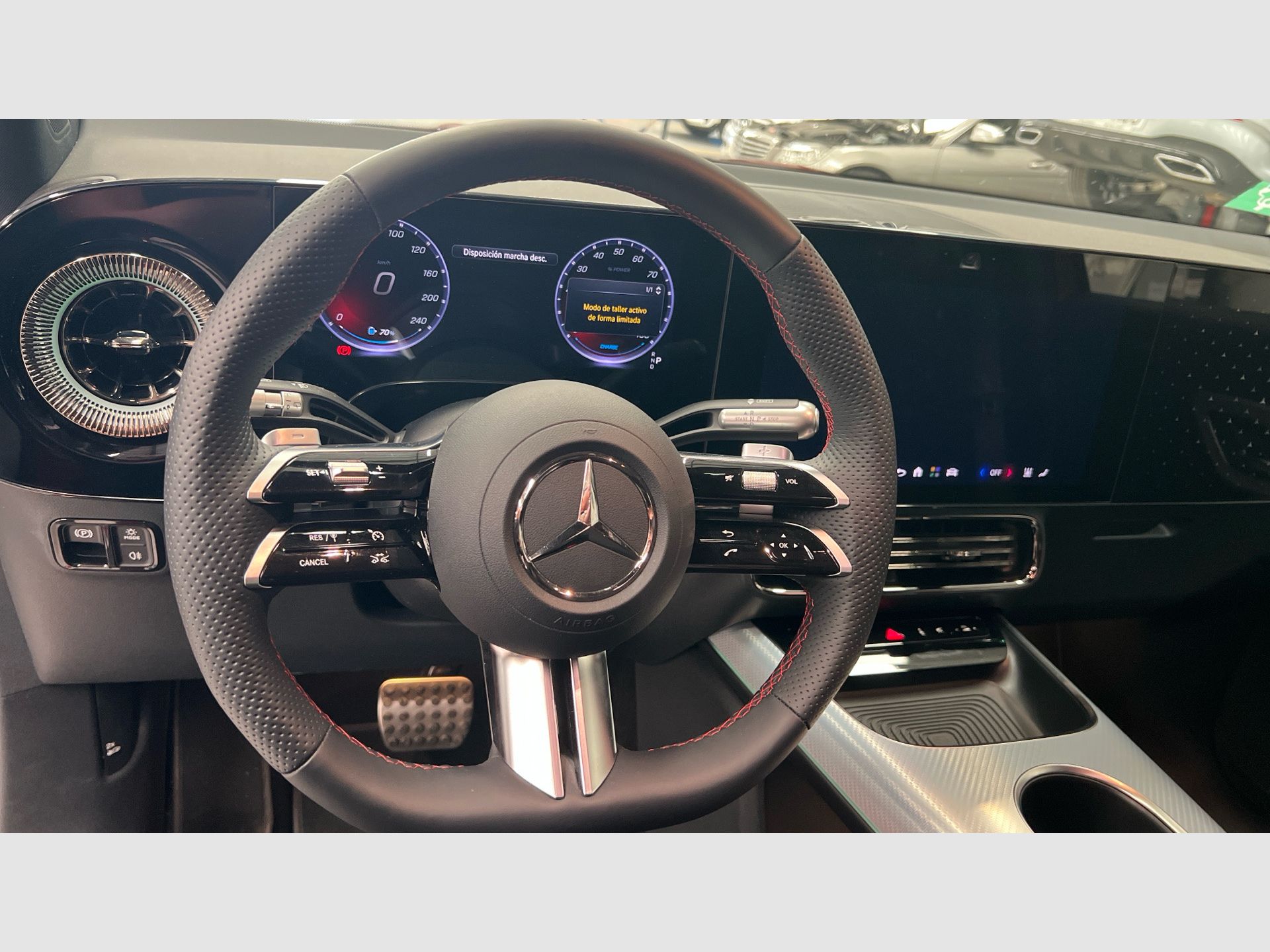 Mercedes-Benz GLB - 9