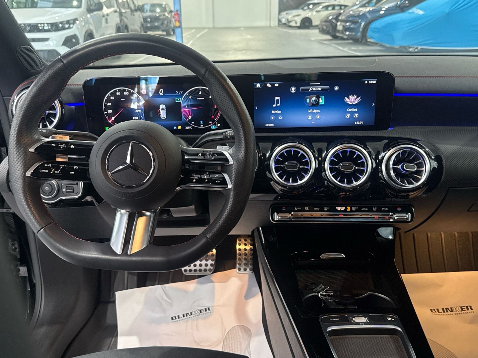 Mercedes-Benz CLA - 10