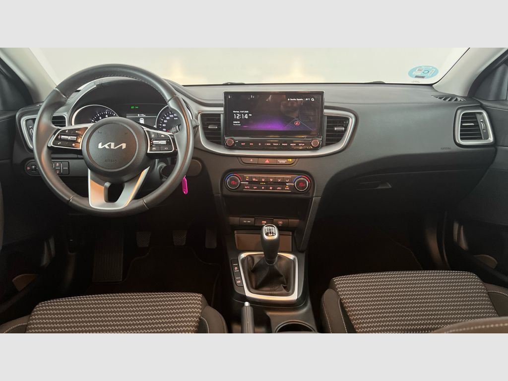 Kia Ceed - 11