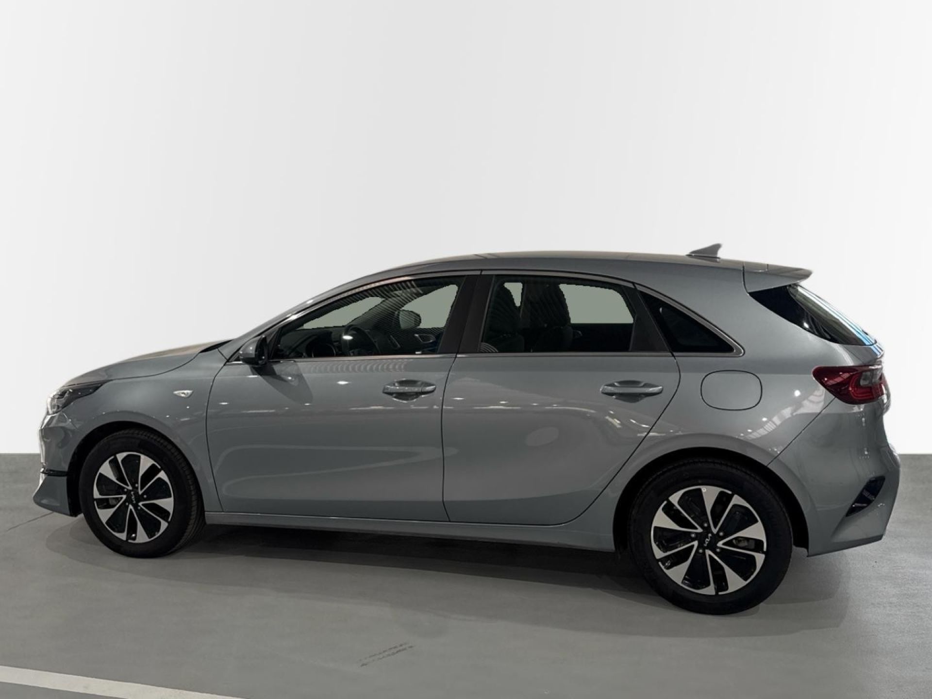 Kia Ceed - 4