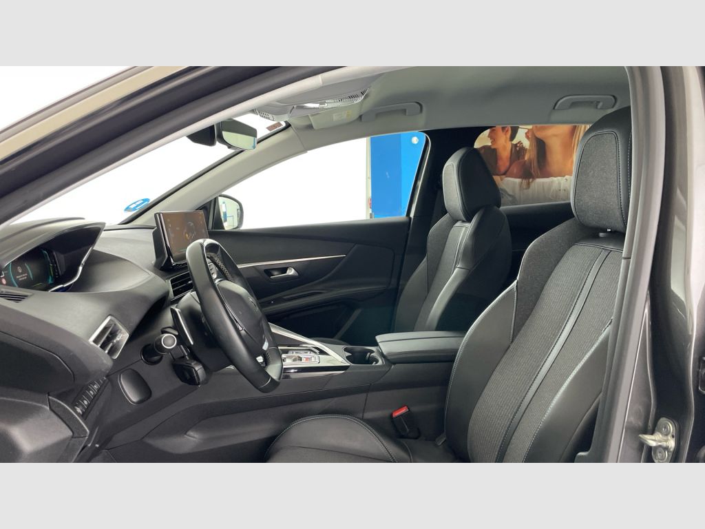 Peugeot 3008 Plug-in Hybrid - 12