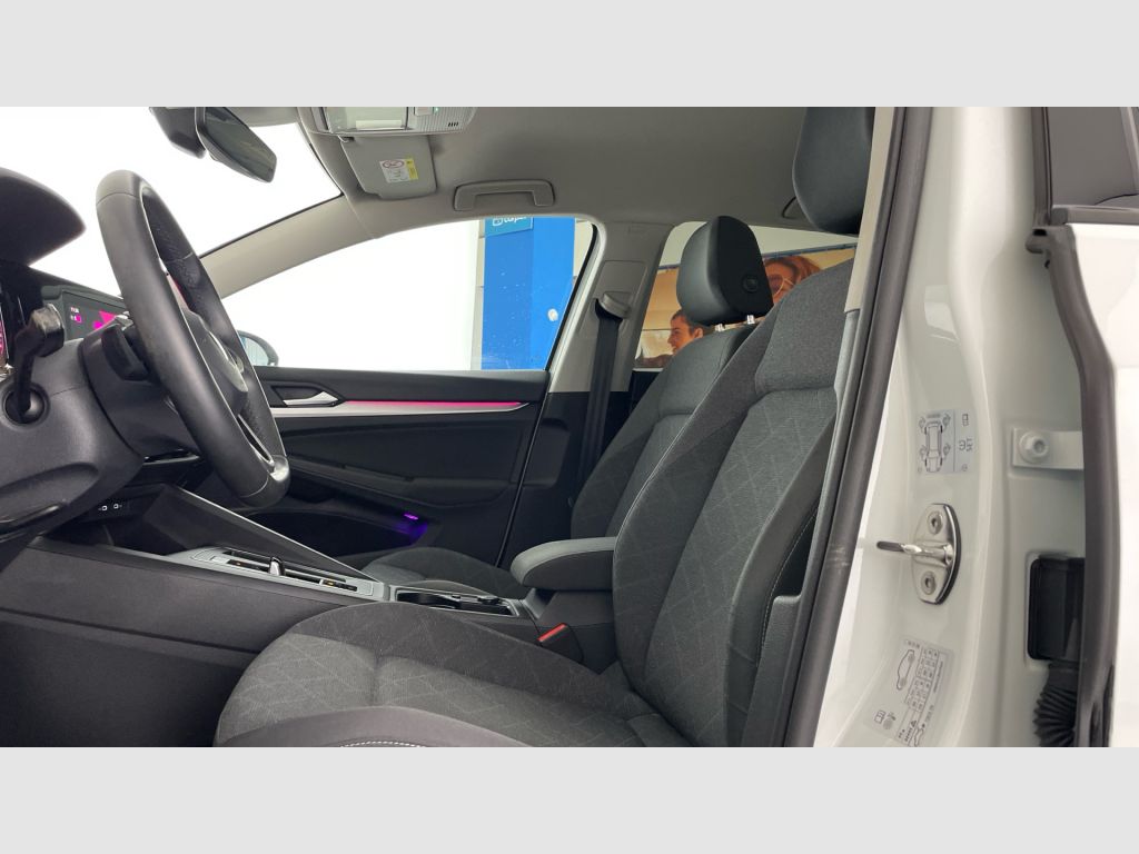 Volkswagen Golf - 11
