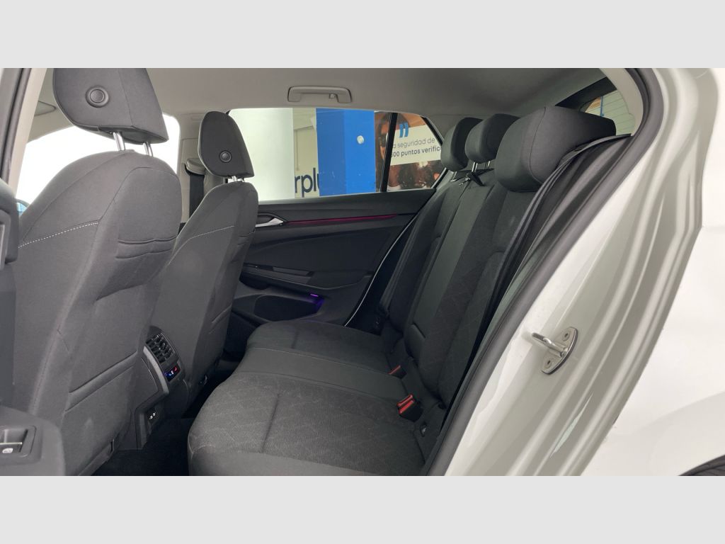 Volkswagen Golf - 12