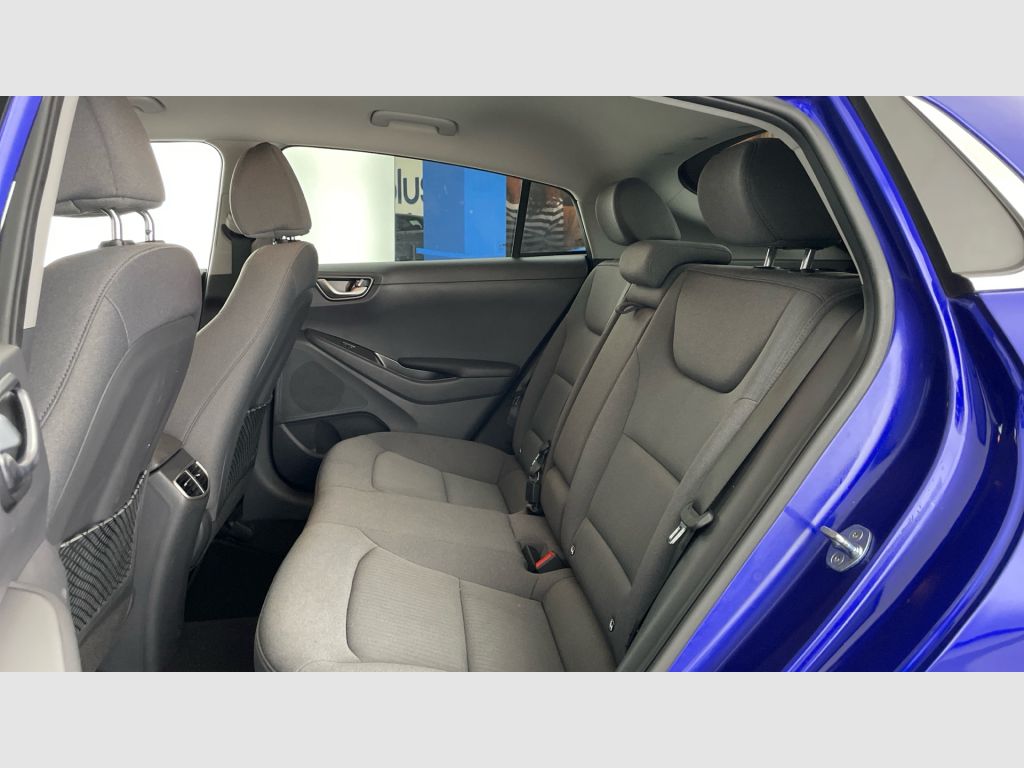 Hyundai IONIQ - 12