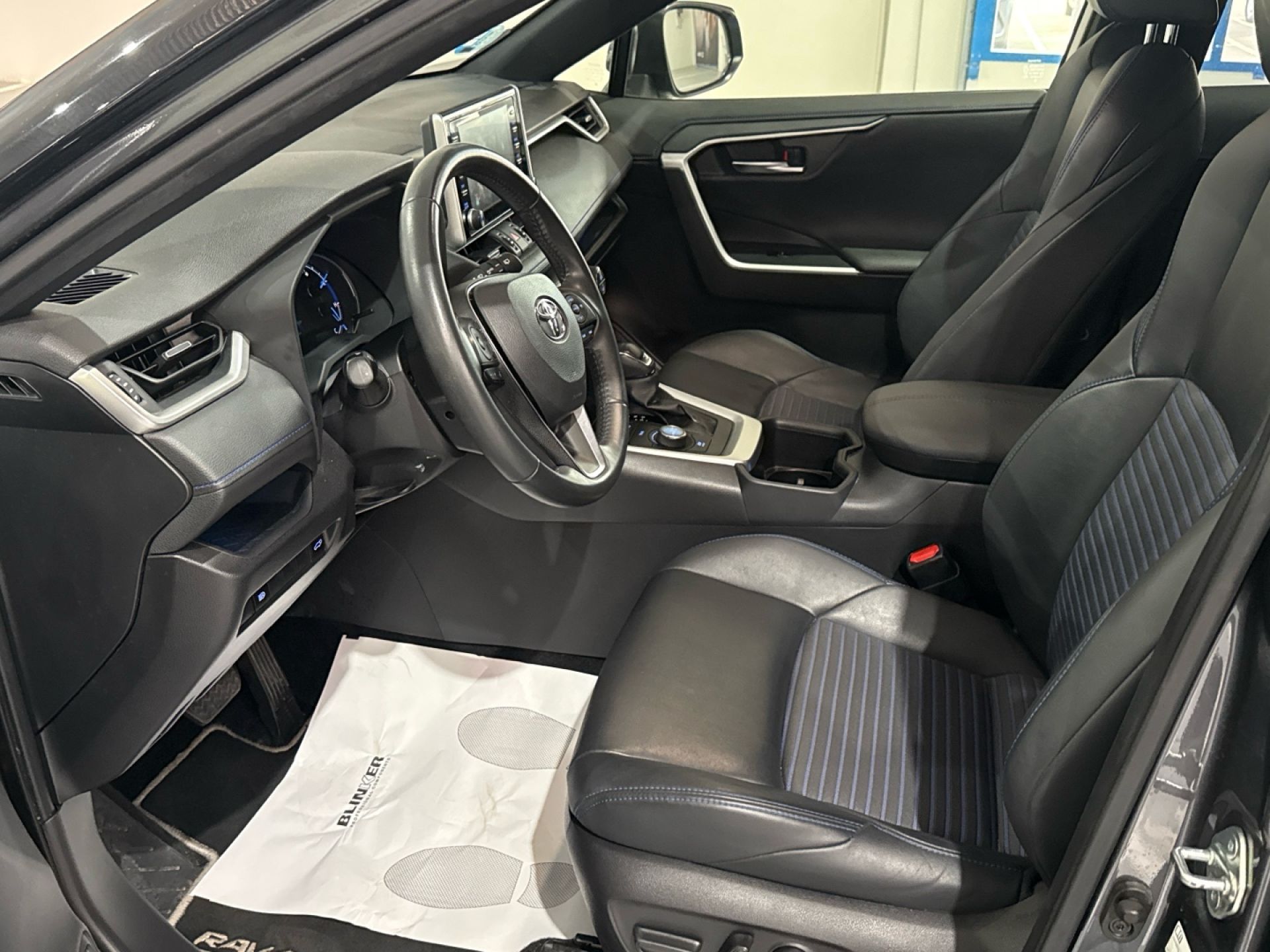 TOYOTA Rav4 - 11