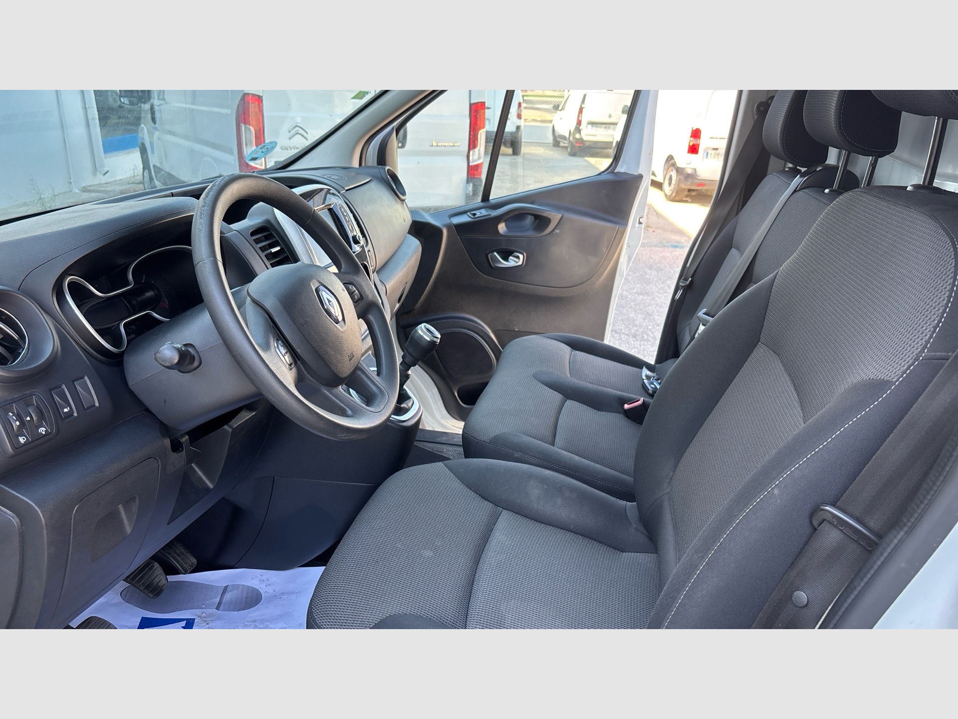 Renault Trafic - 10