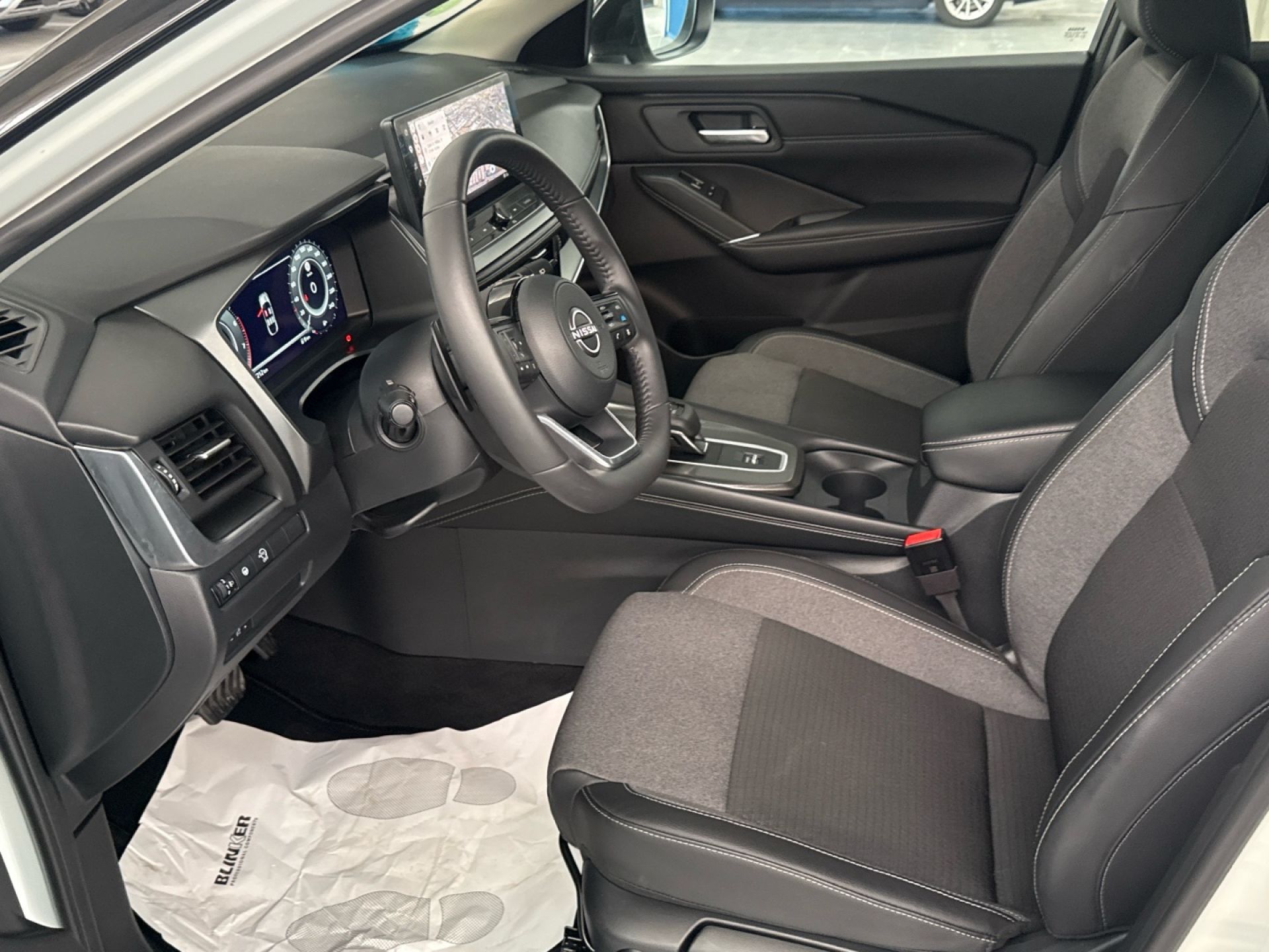 Nissan Qashqai - 11