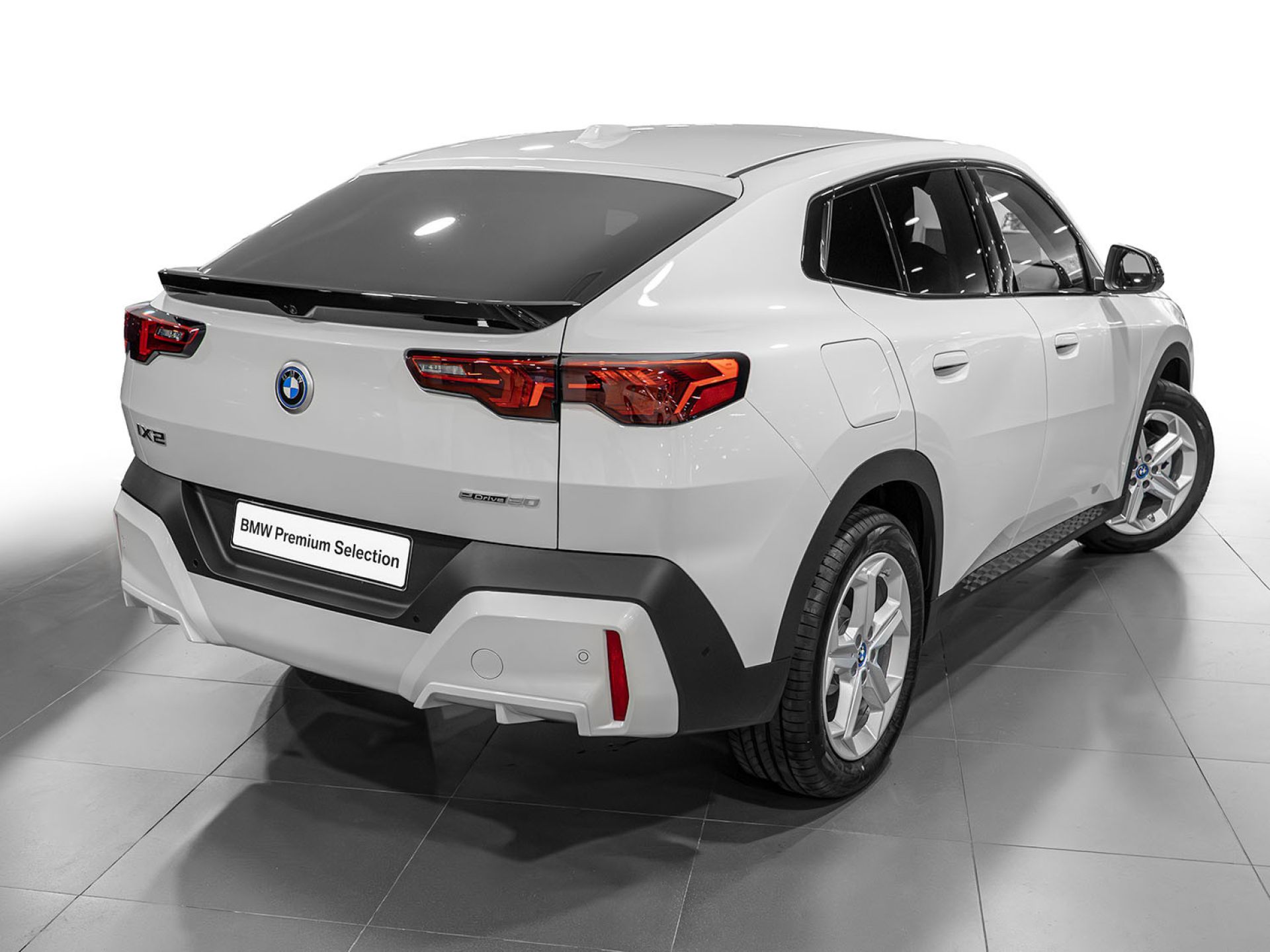 BMW ix2 - 4