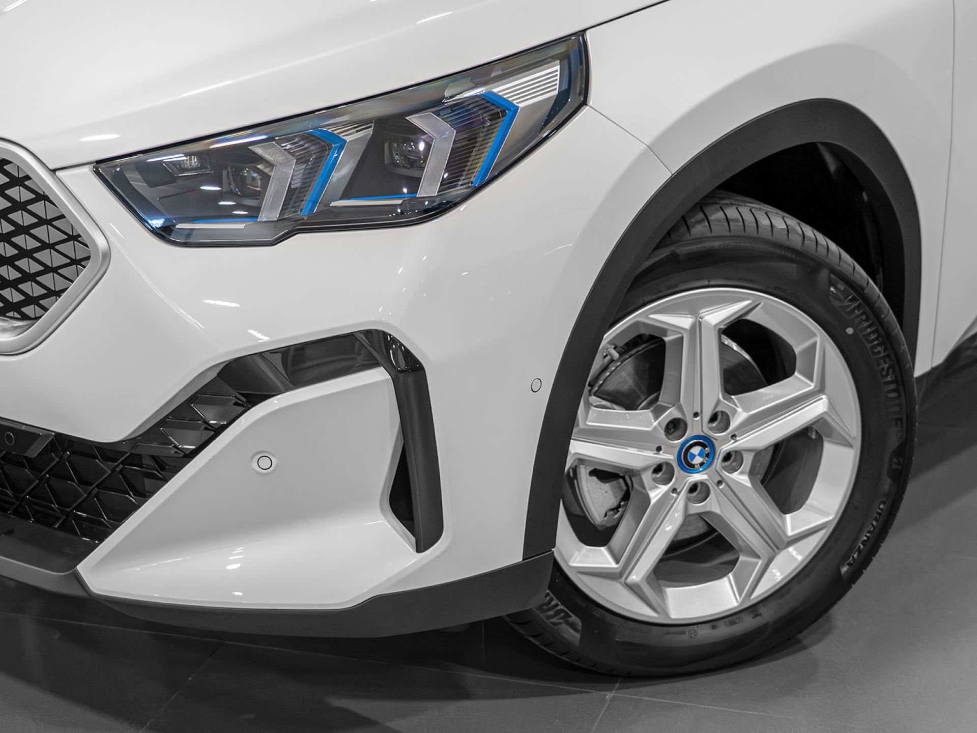 BMW ix2 - 6