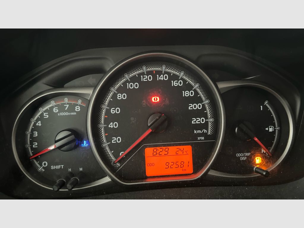 TOYOTA Yaris - 3