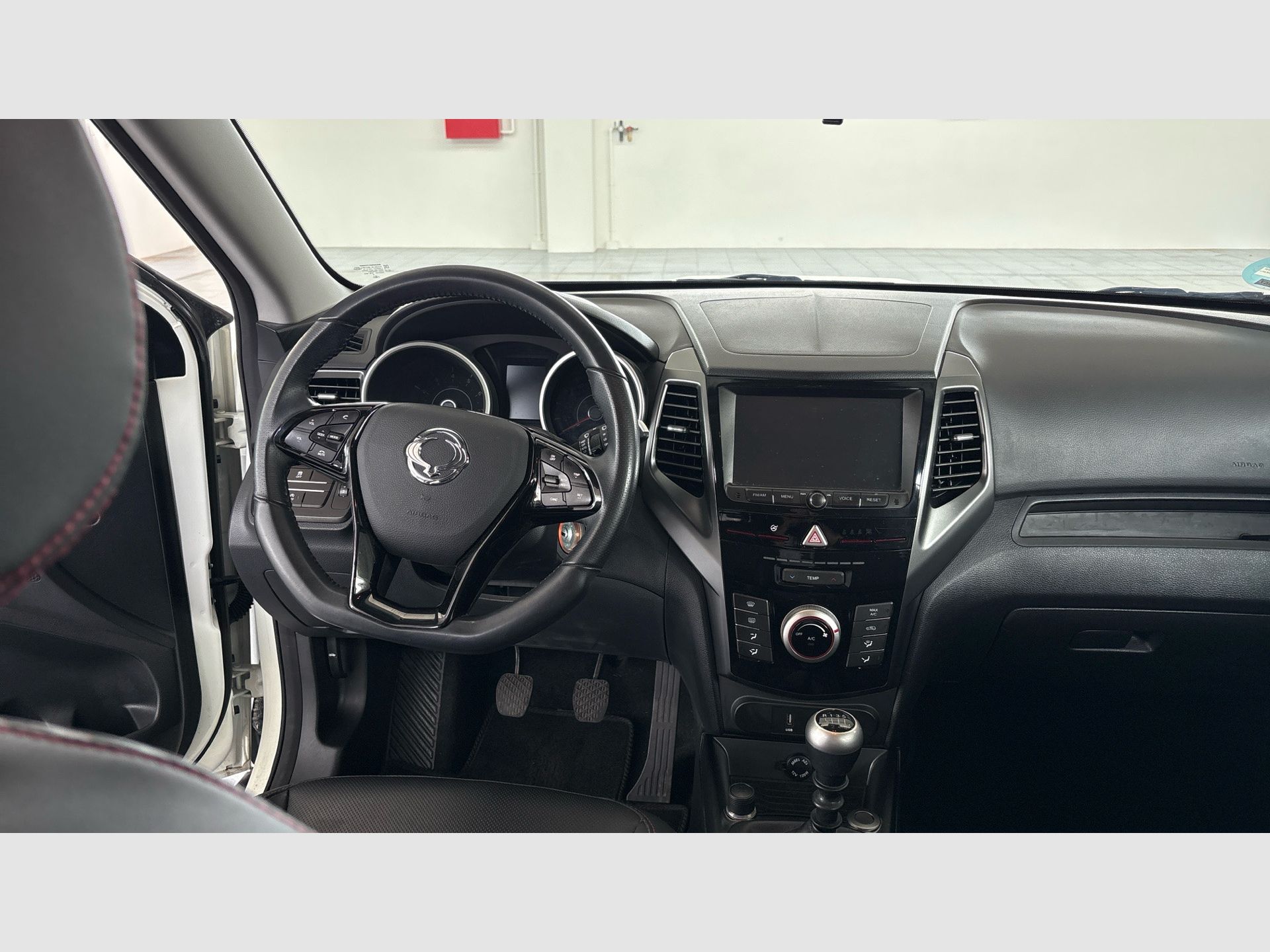 Ssangyong XLV - 10