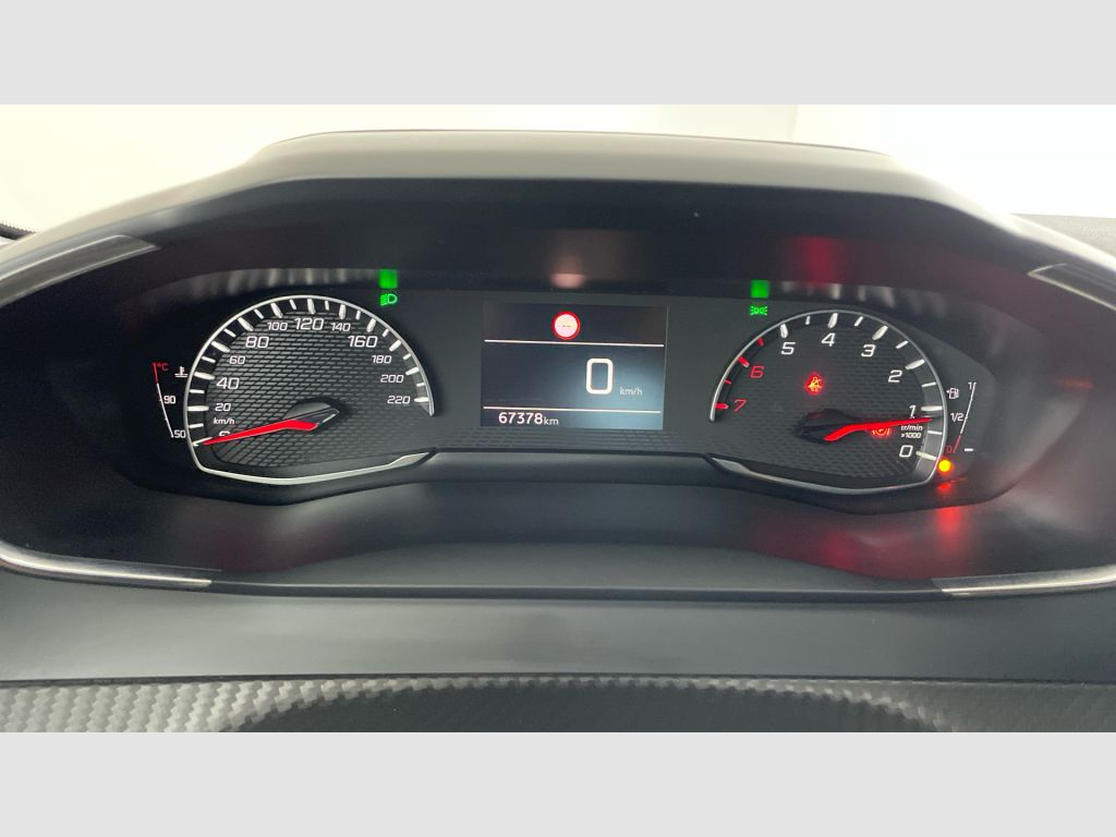 Peugeot 208 - 10