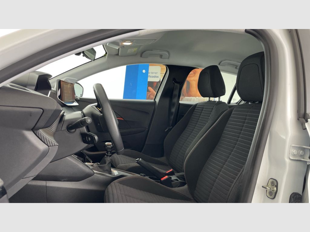 Peugeot 208 - 12