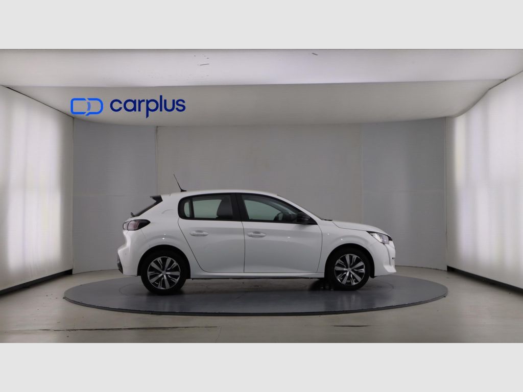 Peugeot 208 - 8