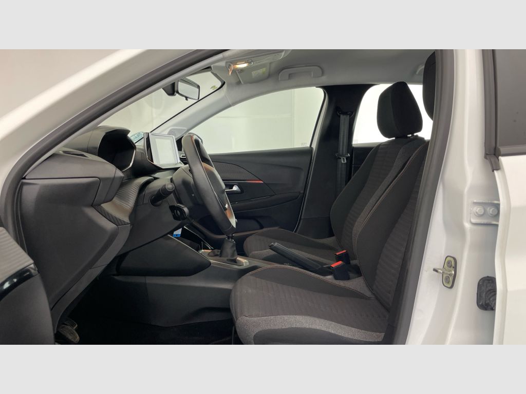 Peugeot 208 - 12