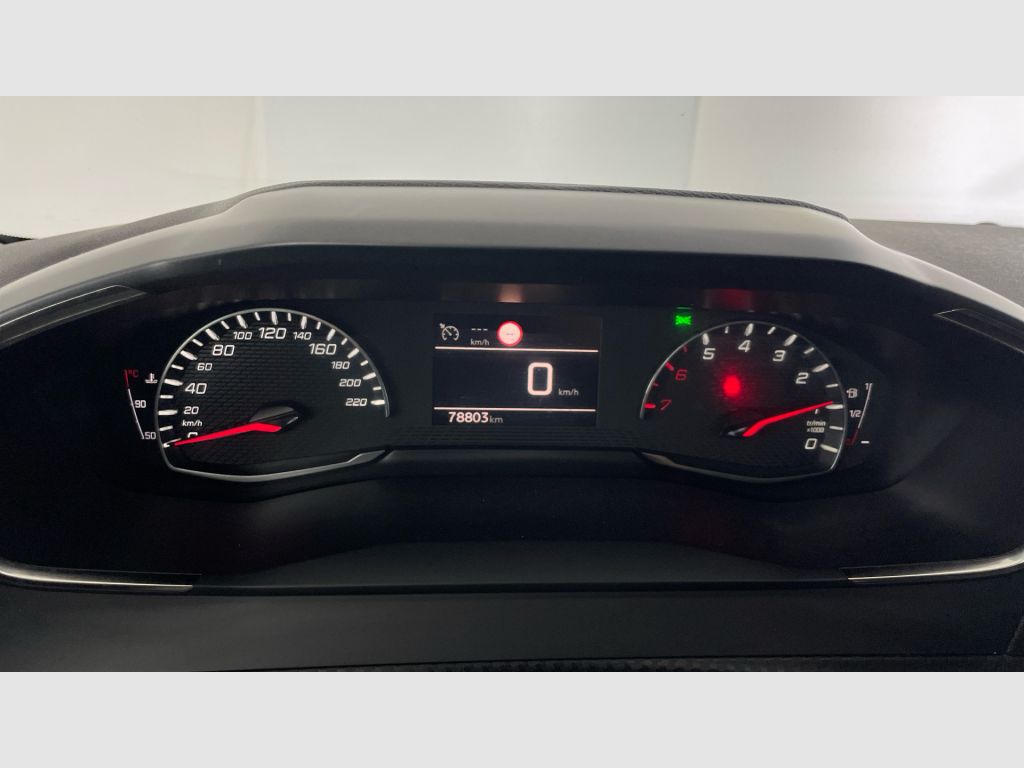 Peugeot 208 - 10