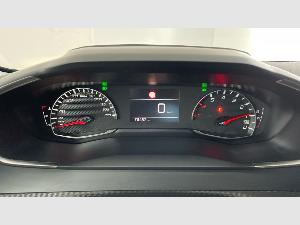 Peugeot 208 - 10