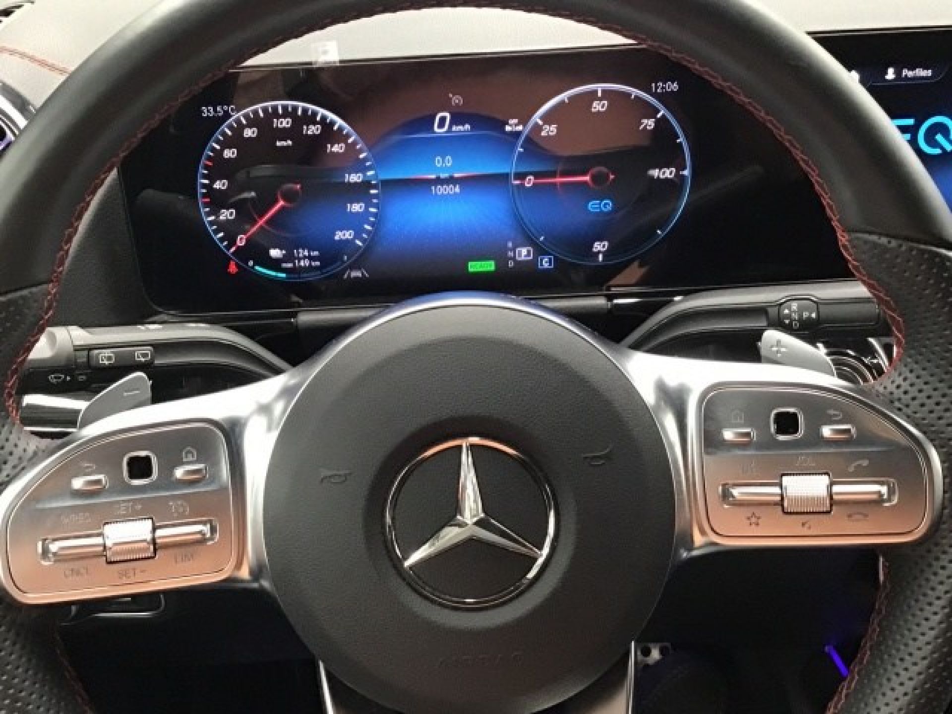 Mercedes-Benz EQA - 8