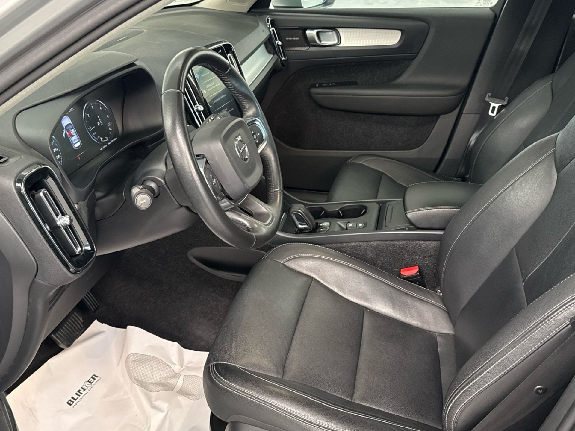 Volvo XC40 - 11