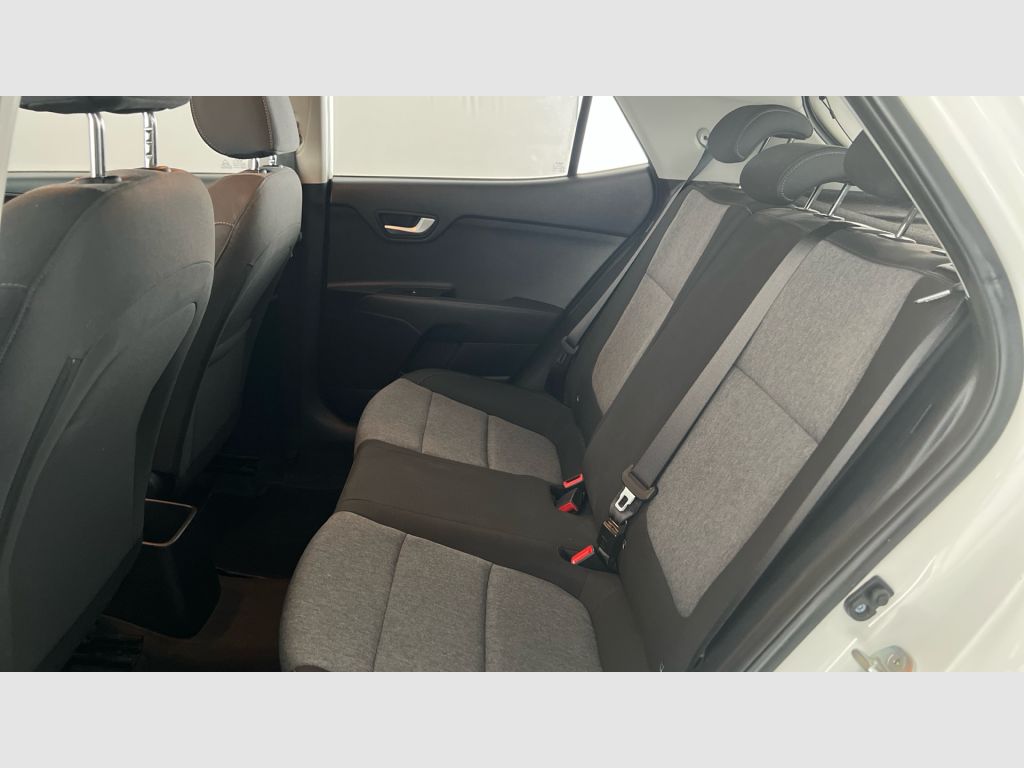 Kia Stonic - 12