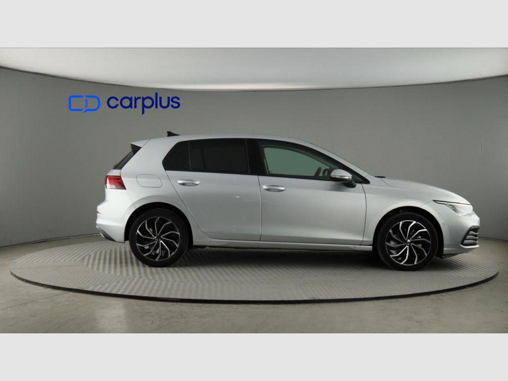 Volkswagen Golf - 8