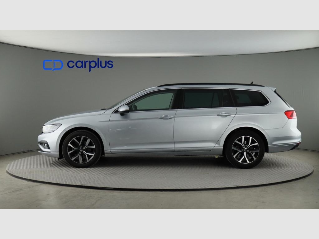 Volkswagen Passat - 4