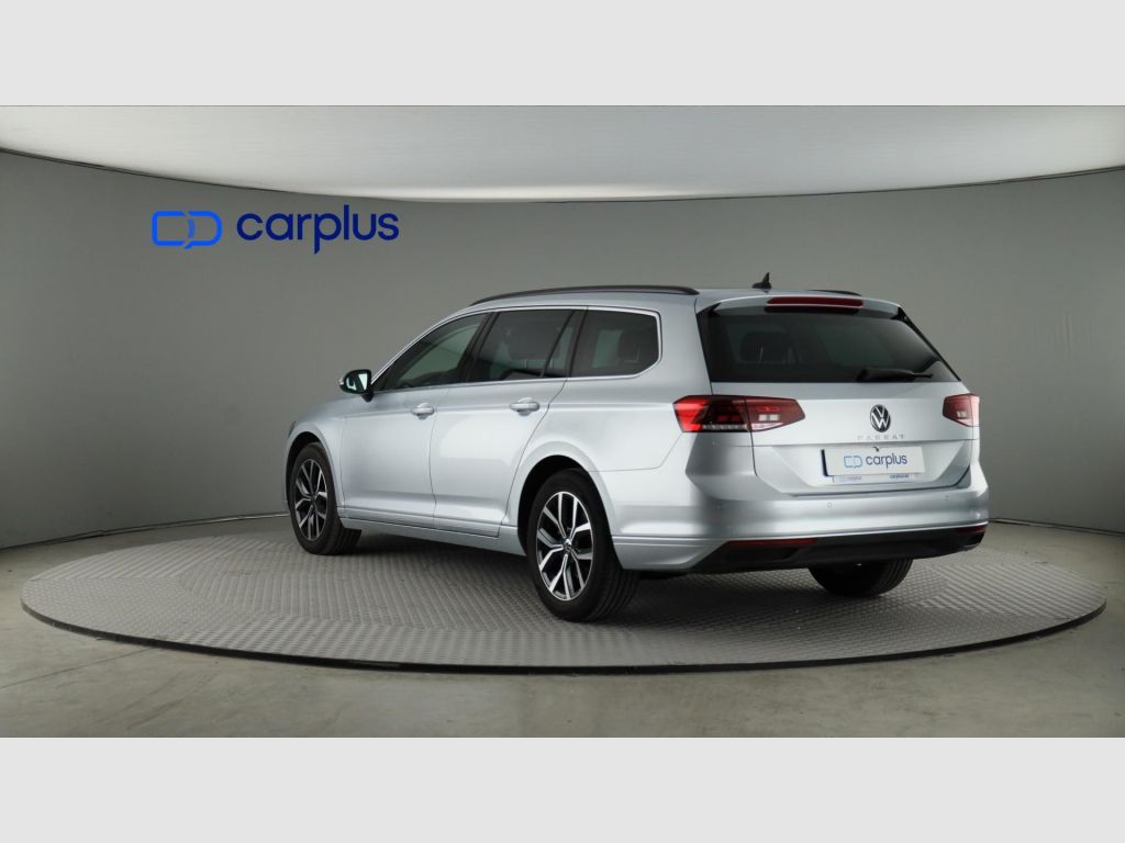 Volkswagen Passat - 5