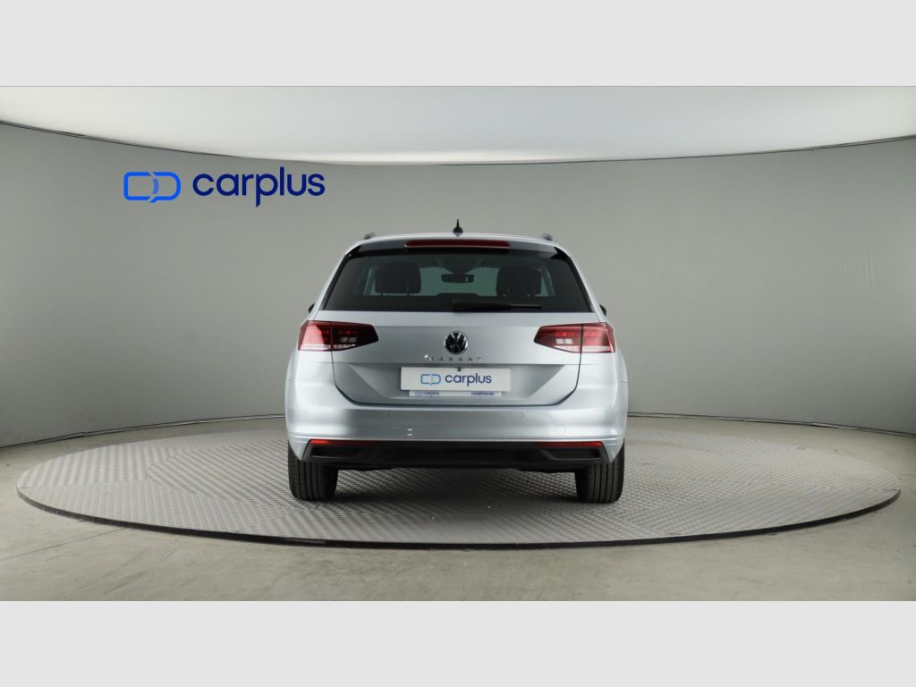 Volkswagen Passat - 6