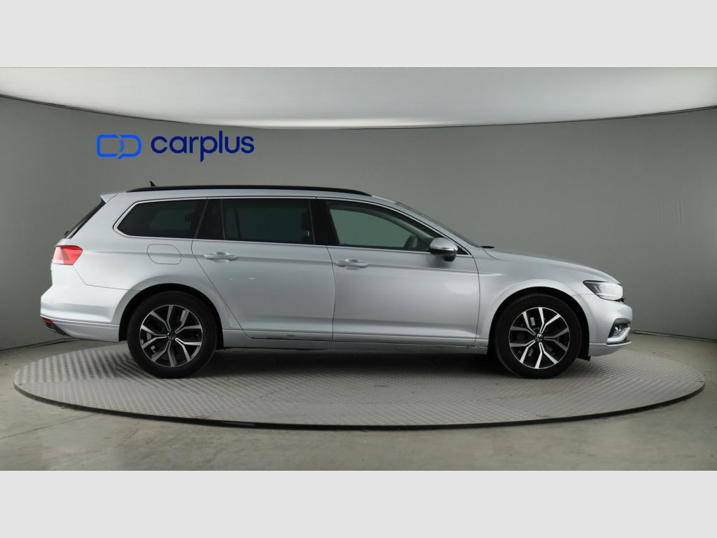 Volkswagen Passat - 8