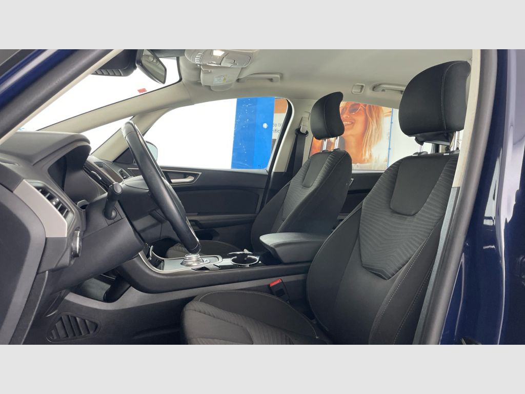 Ford S-Max - 12