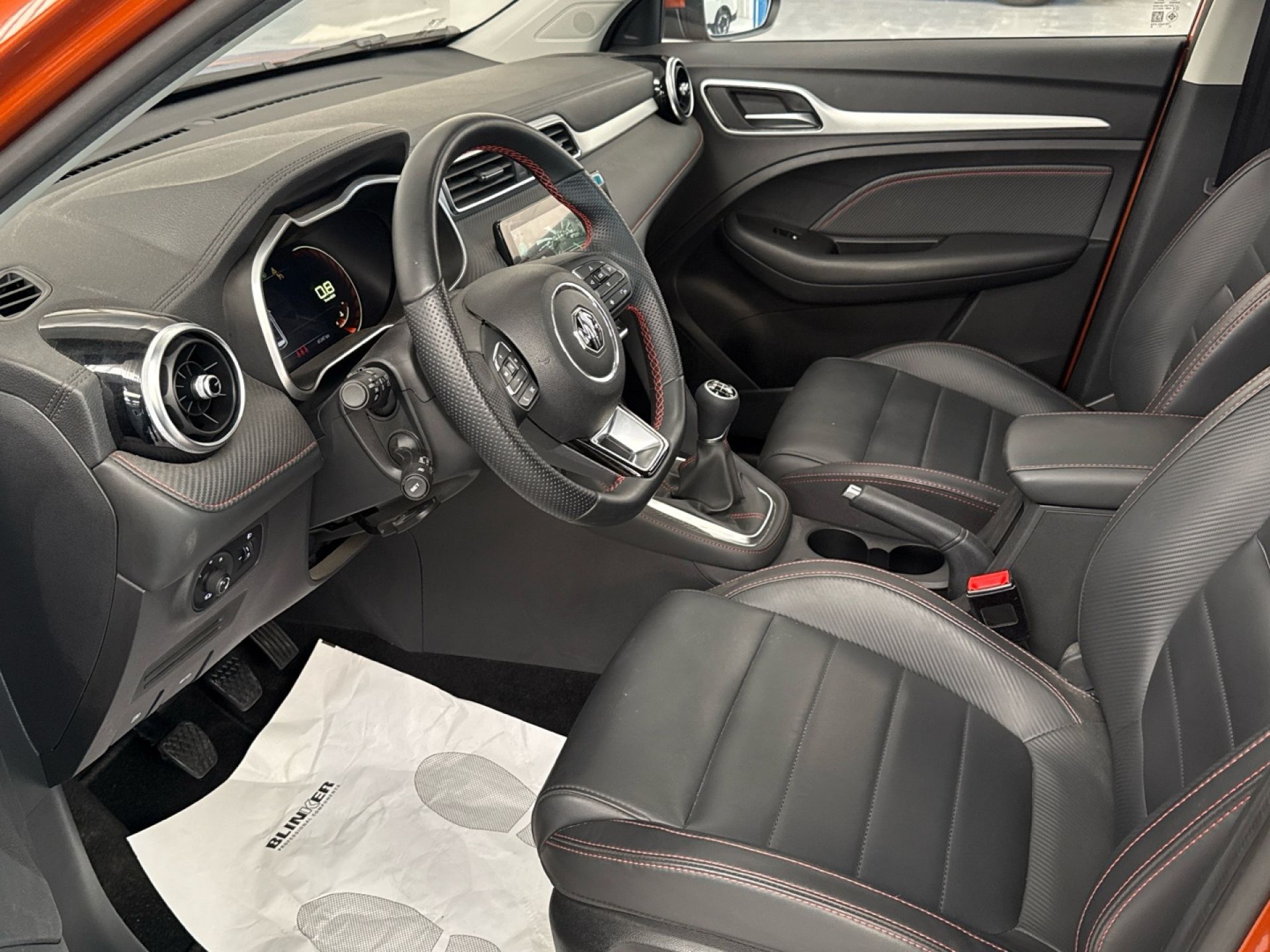 MG ZS - 11