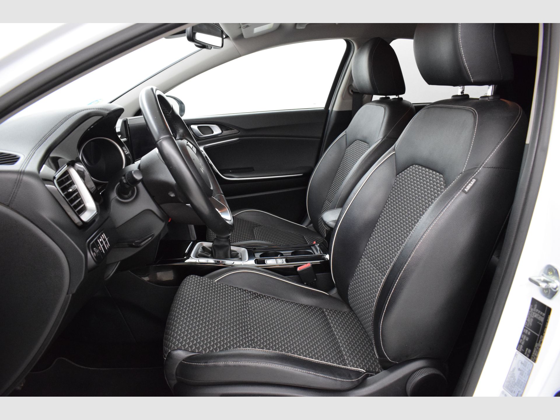 Kia XCeed - 12