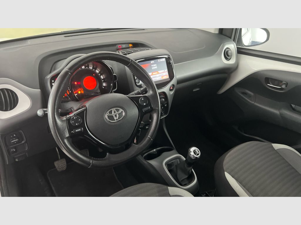 TOYOTA Aygo - 11