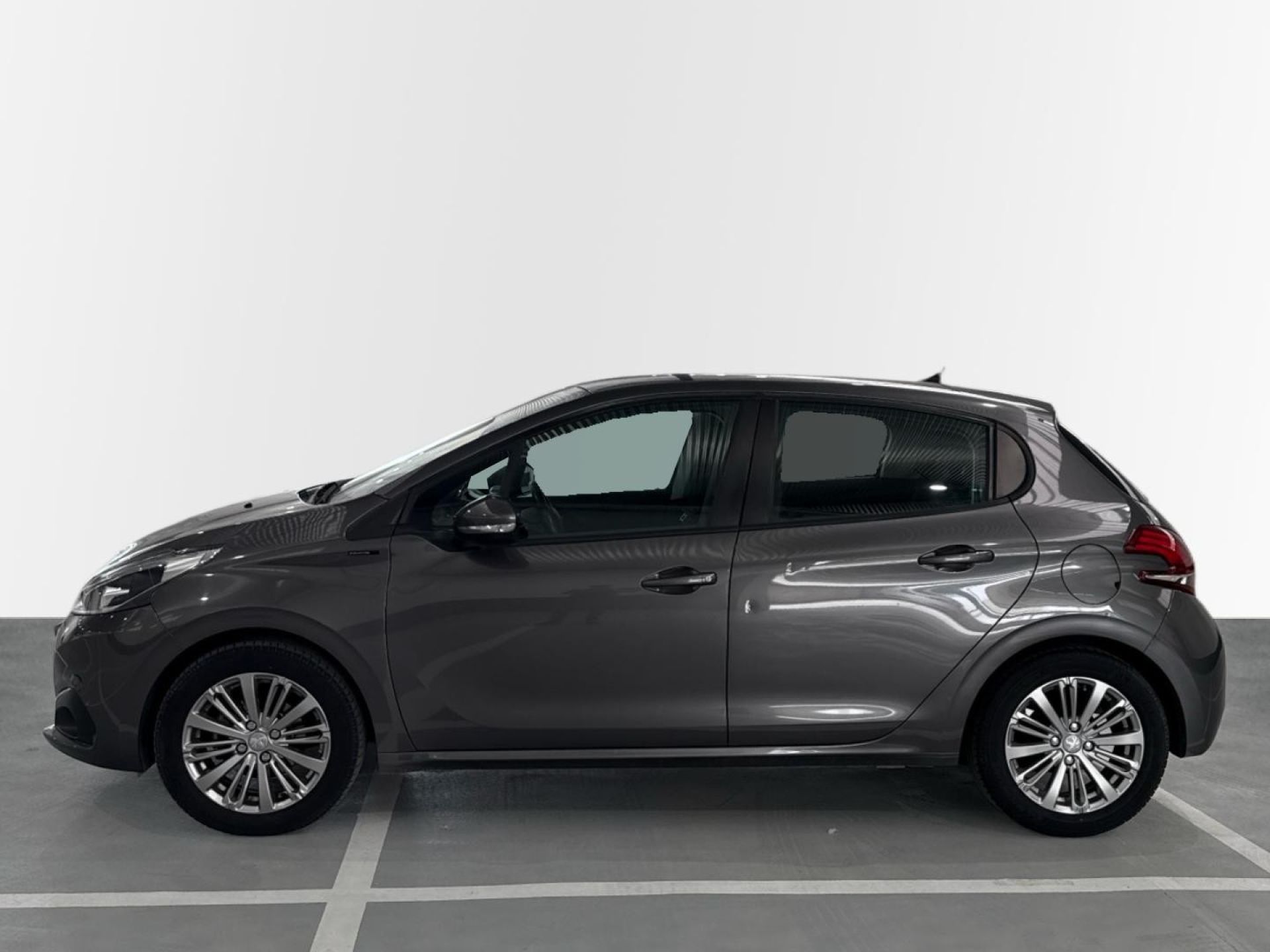 Peugeot 208 - 4